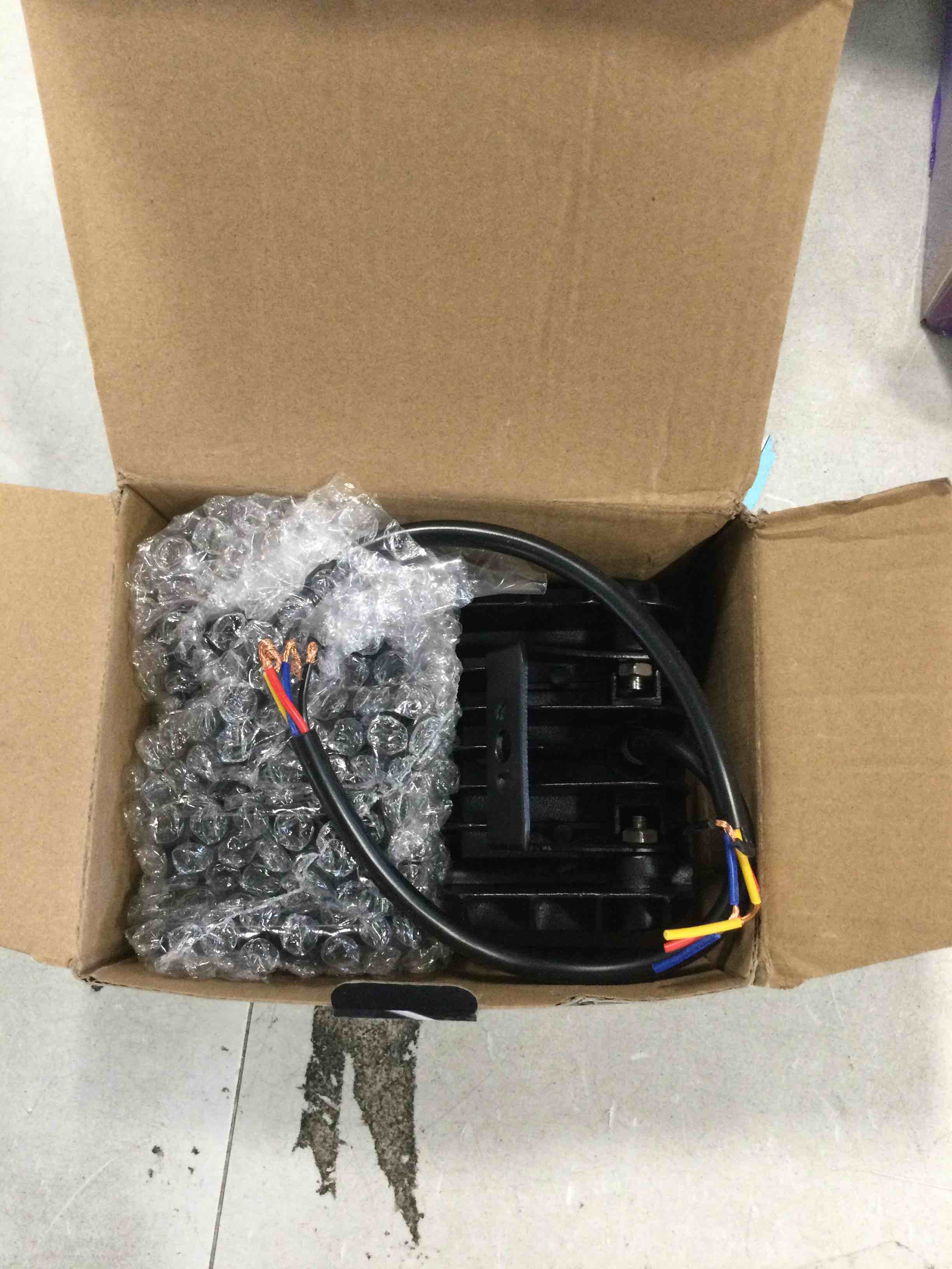 https://s3.amazonaws.com/lotting-images-prod/bidfta/BLU6301844_1713273951269.jpeg