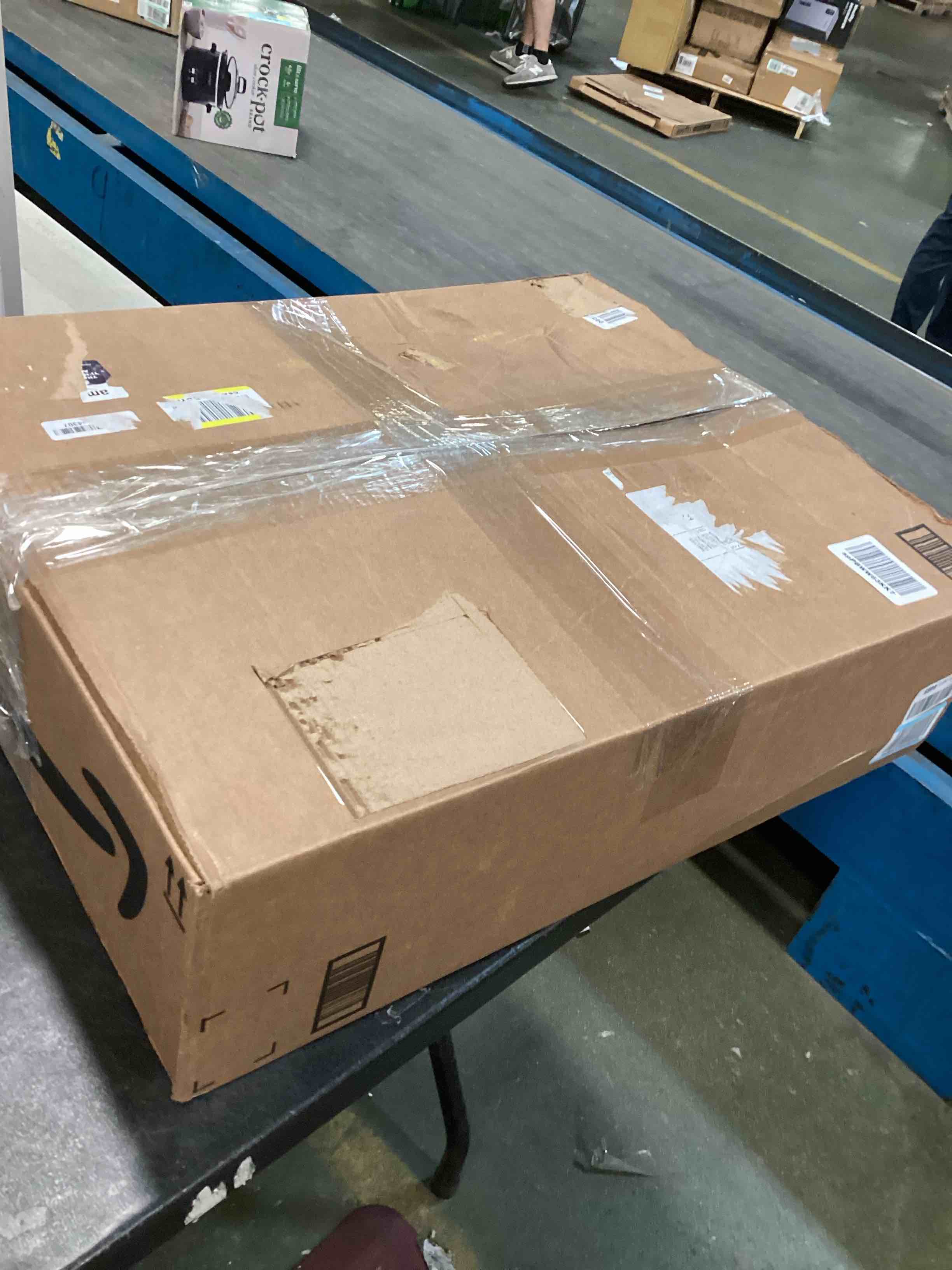 https://s3.amazonaws.com/lotting-images-prod/bidfta/BLU6302136_1712835789934.jpeg