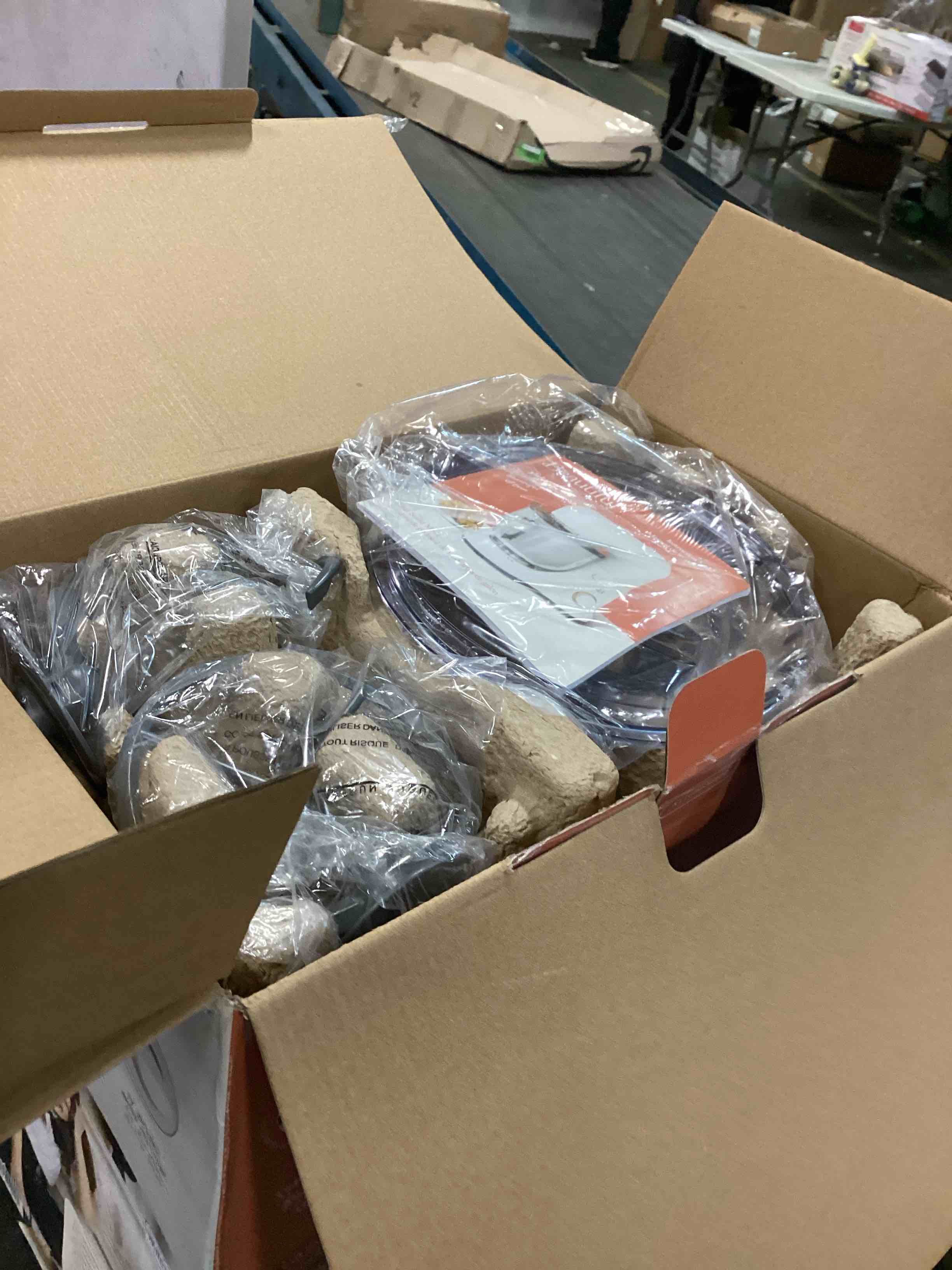 https://s3.amazonaws.com/lotting-images-prod/bidfta/BLU6302243_1712845529466.jpeg