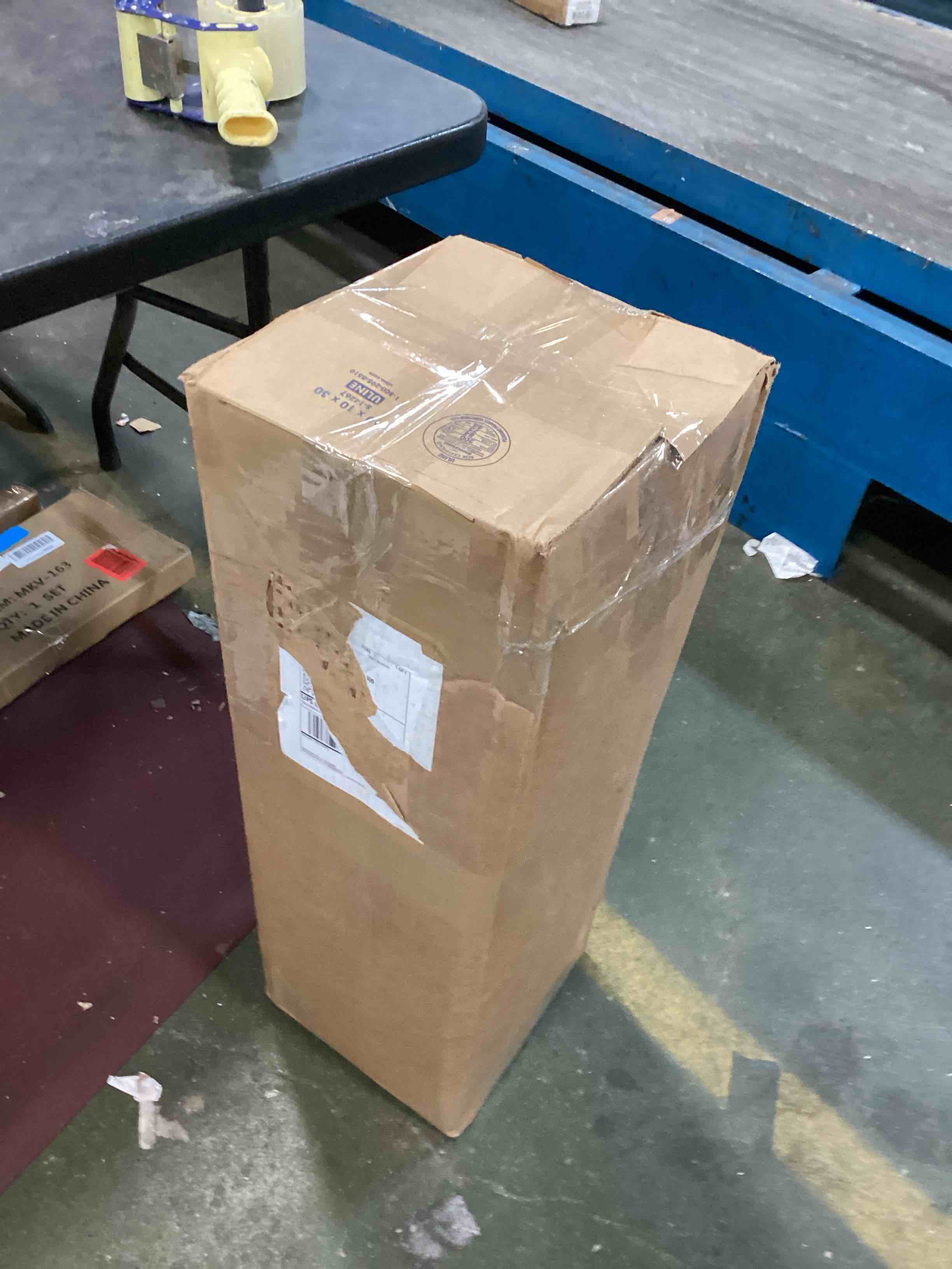 https://s3.amazonaws.com/lotting-images-prod/bidfta/BLU6302266_1712847230421.jpeg