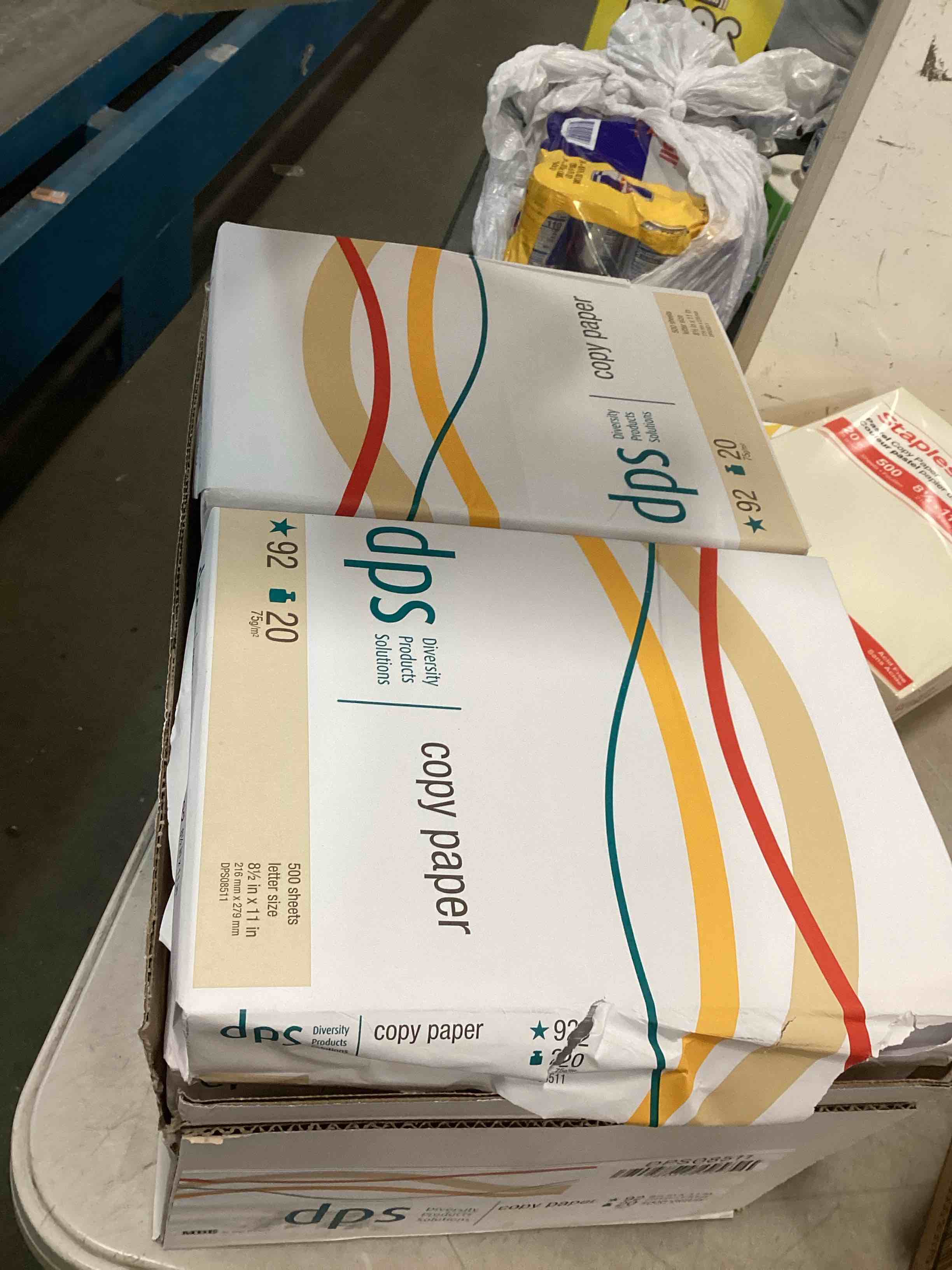 https://s3.amazonaws.com/lotting-images-prod/bidfta/BLU6302487_1712924319292.jpeg