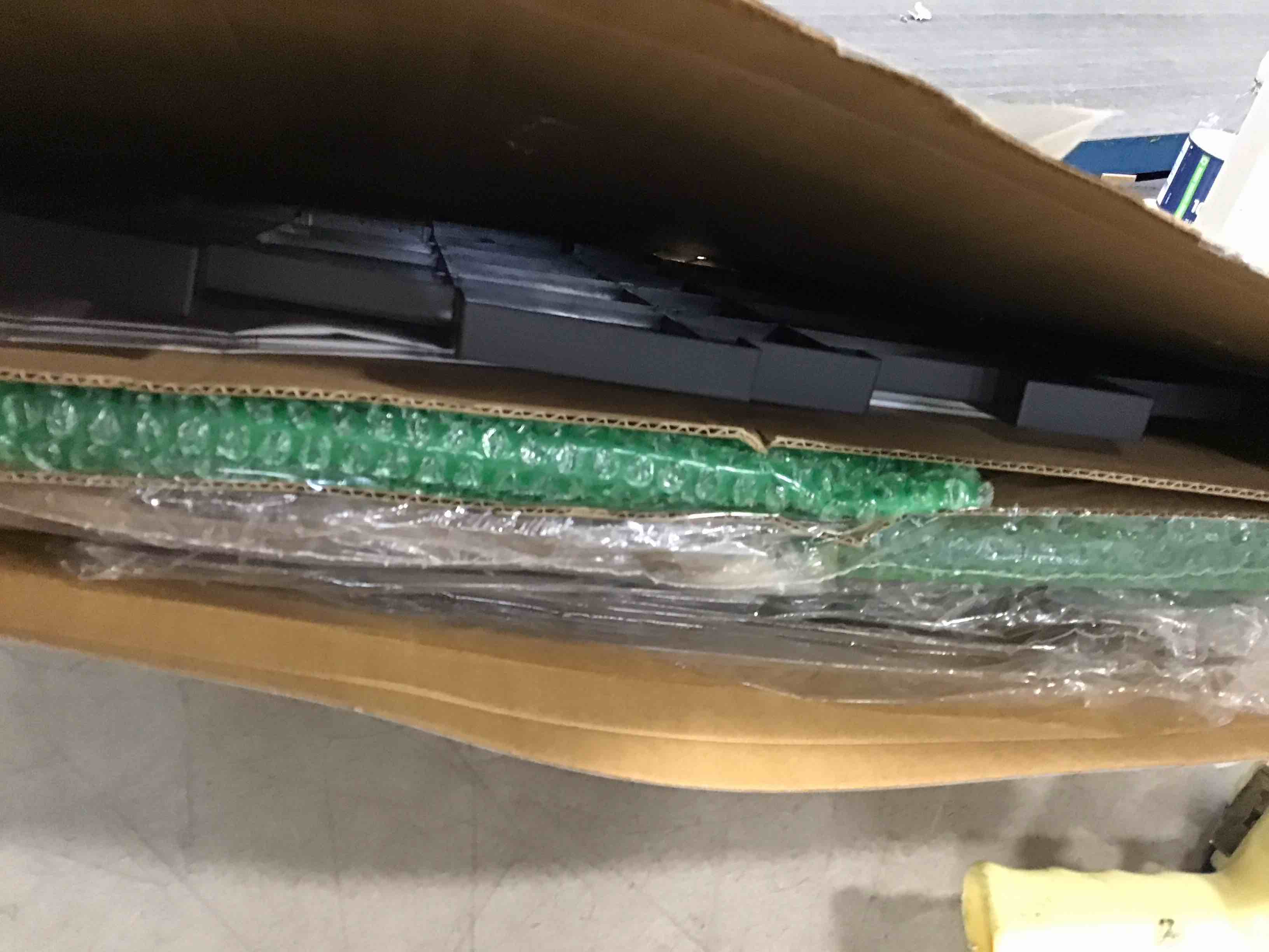 https://s3.amazonaws.com/lotting-images-prod/bidfta/BLU6302728_1712951591806.jpeg