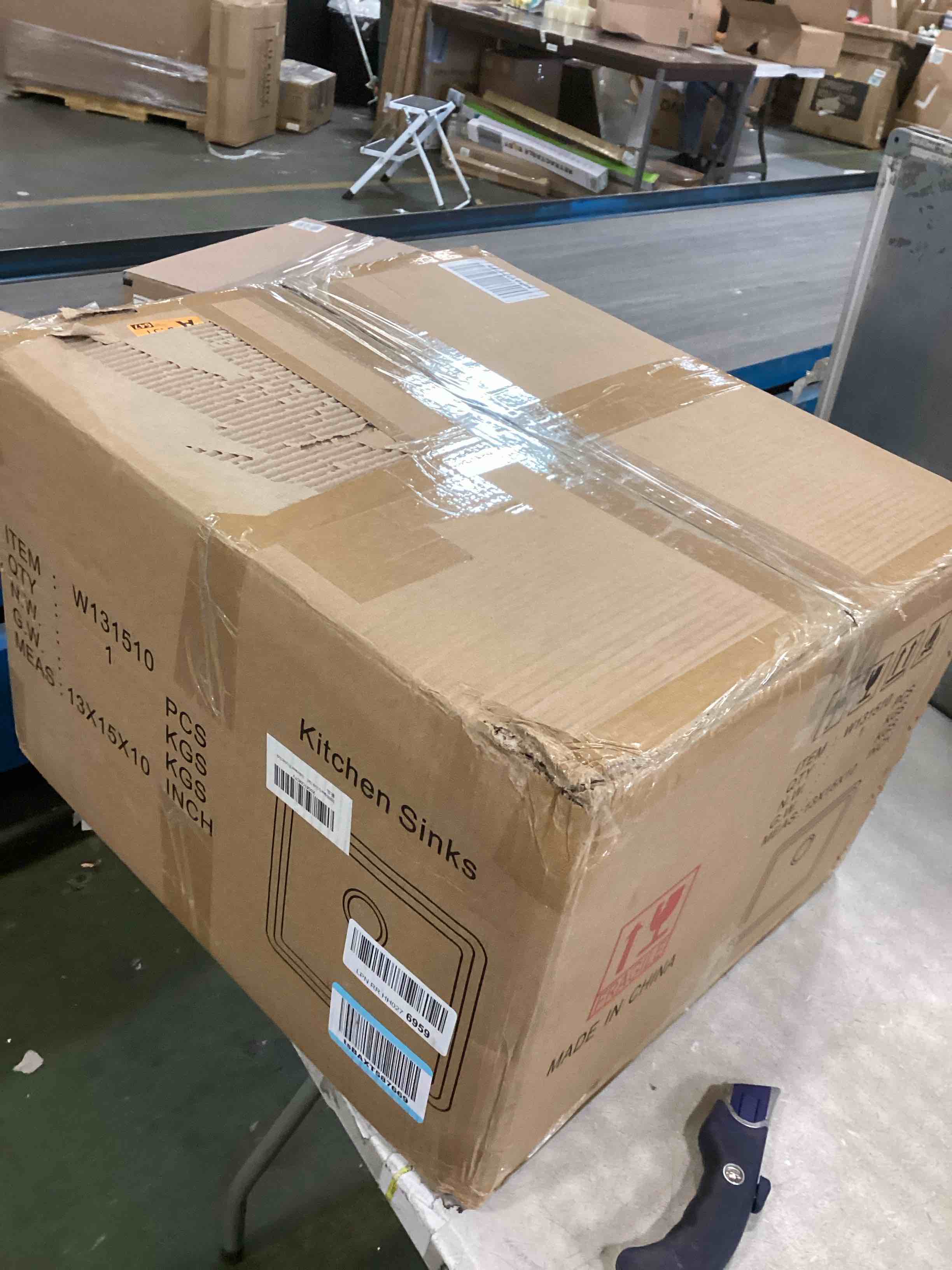 https://s3.amazonaws.com/lotting-images-prod/bidfta/BLU6303305_1713292598962.jpeg