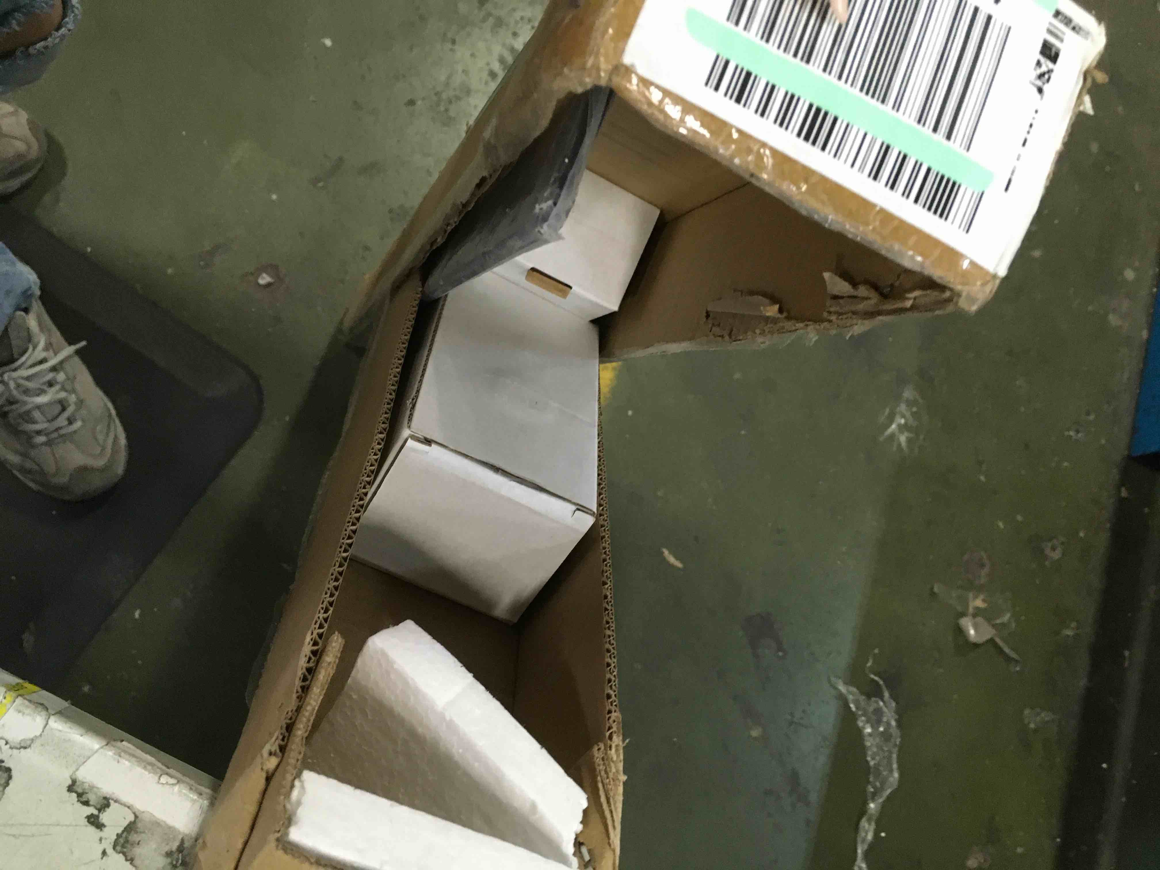 https://s3.amazonaws.com/lotting-images-prod/bidfta/BLU6303336_1713296930887.jpeg