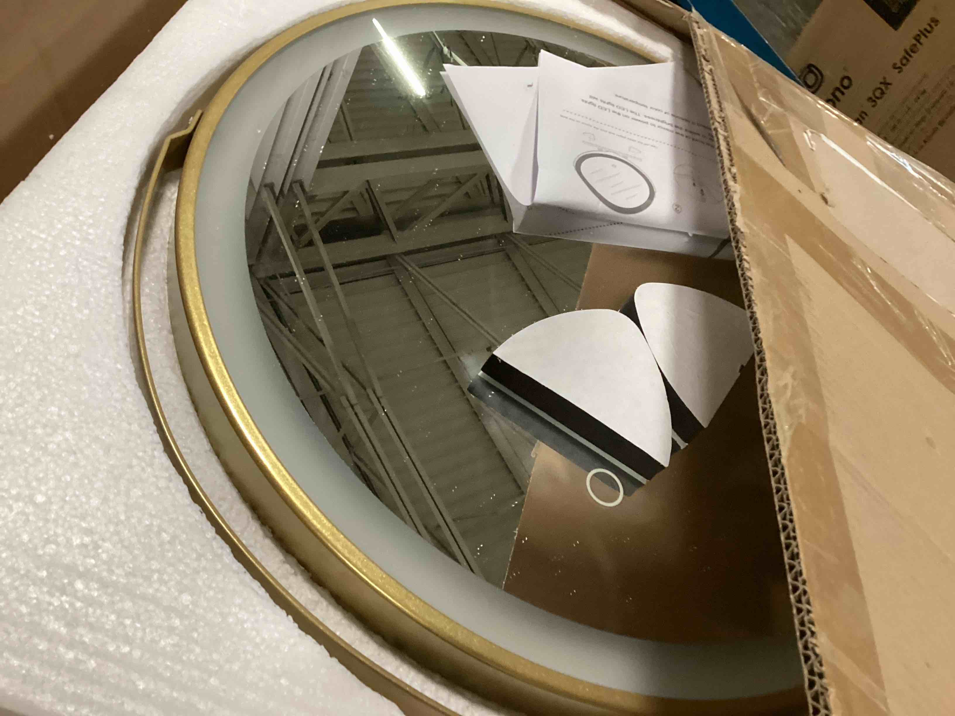 https://s3.amazonaws.com/lotting-images-prod/bidfta/BLU6303409_1713356781268.jpeg