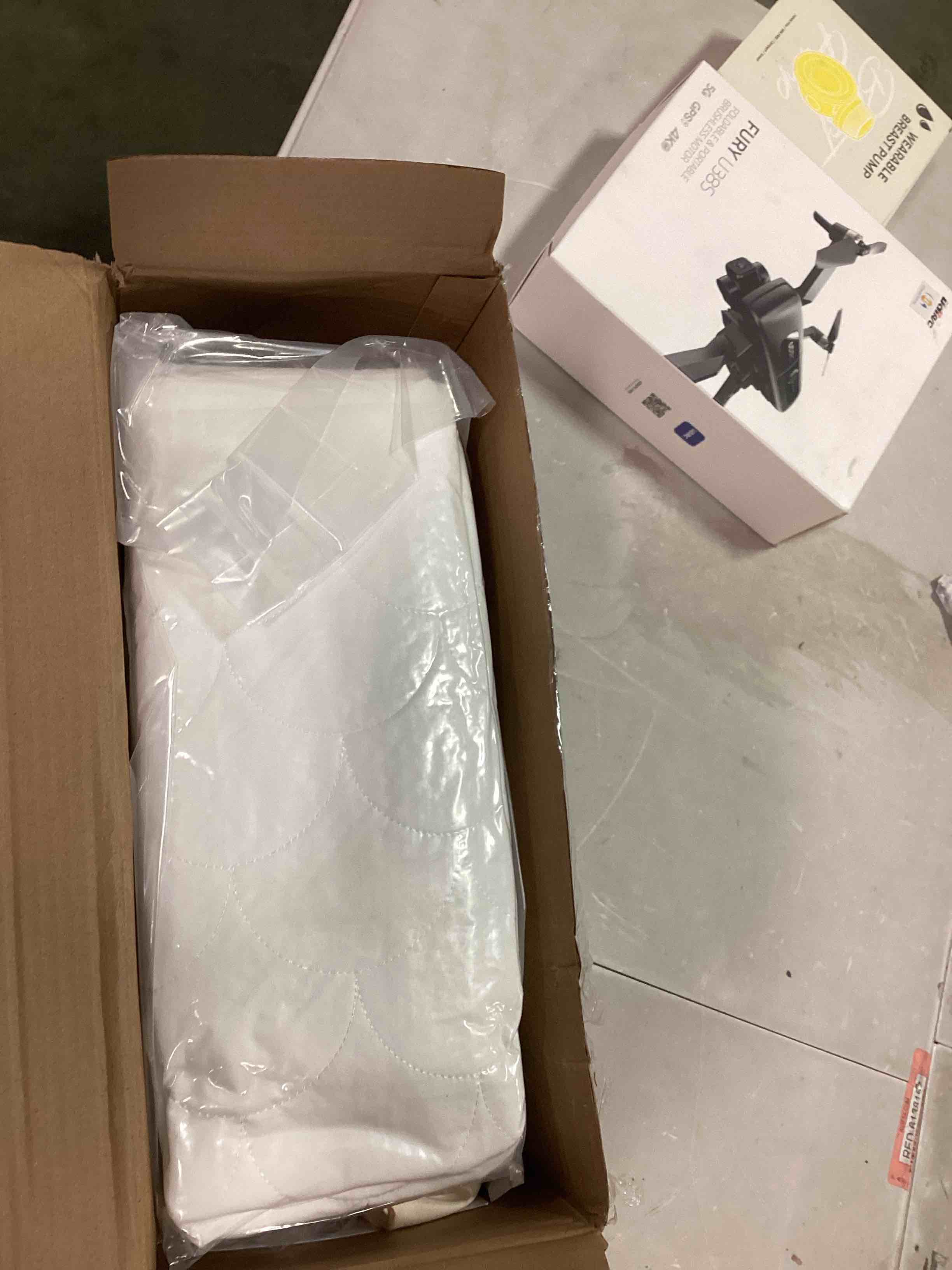 https://s3.amazonaws.com/lotting-images-prod/bidfta/BLU6303921_1712949513324.jpeg