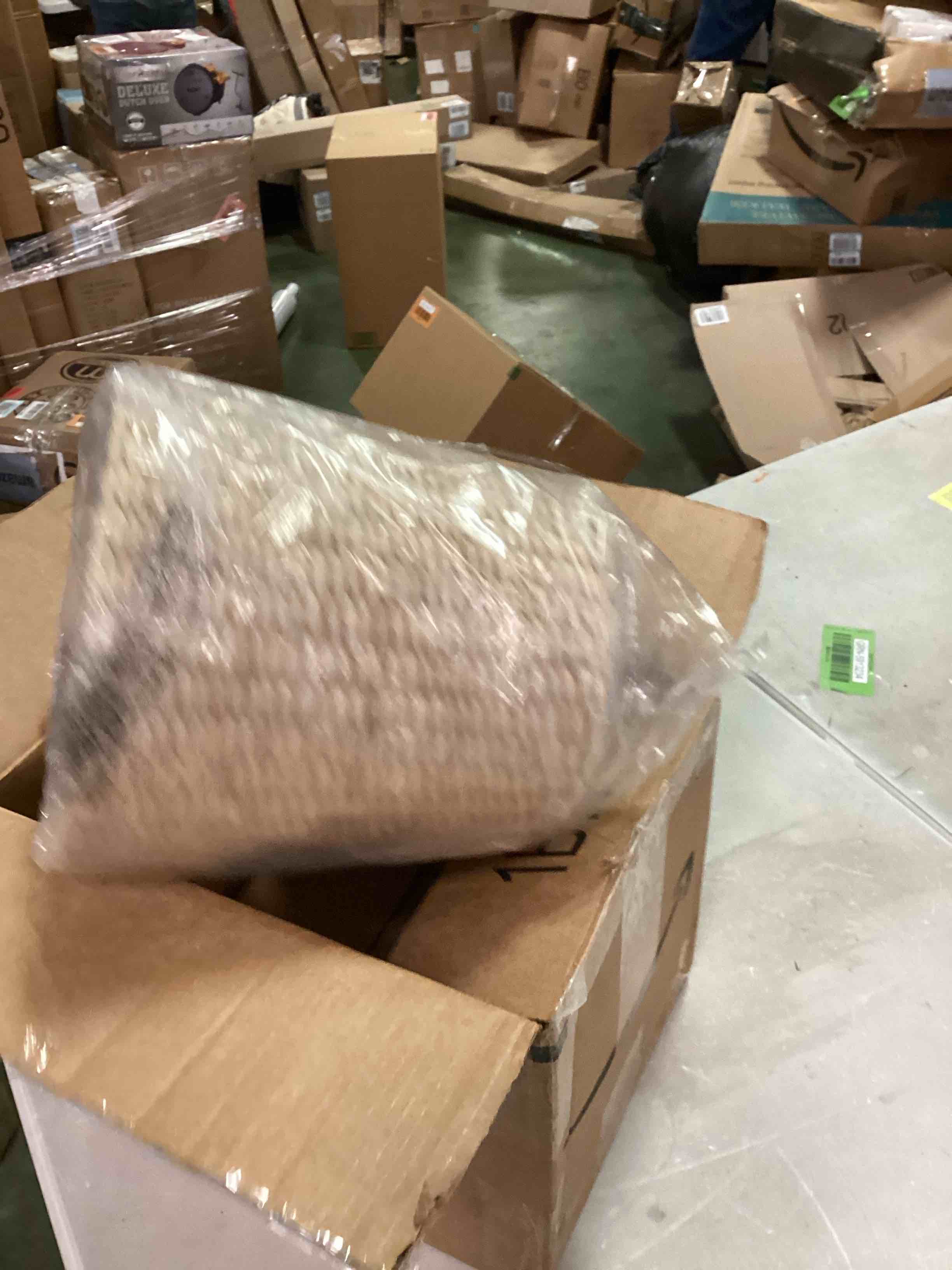 https://s3.amazonaws.com/lotting-images-prod/bidfta/BLU6304128_1713294418943.jpeg
