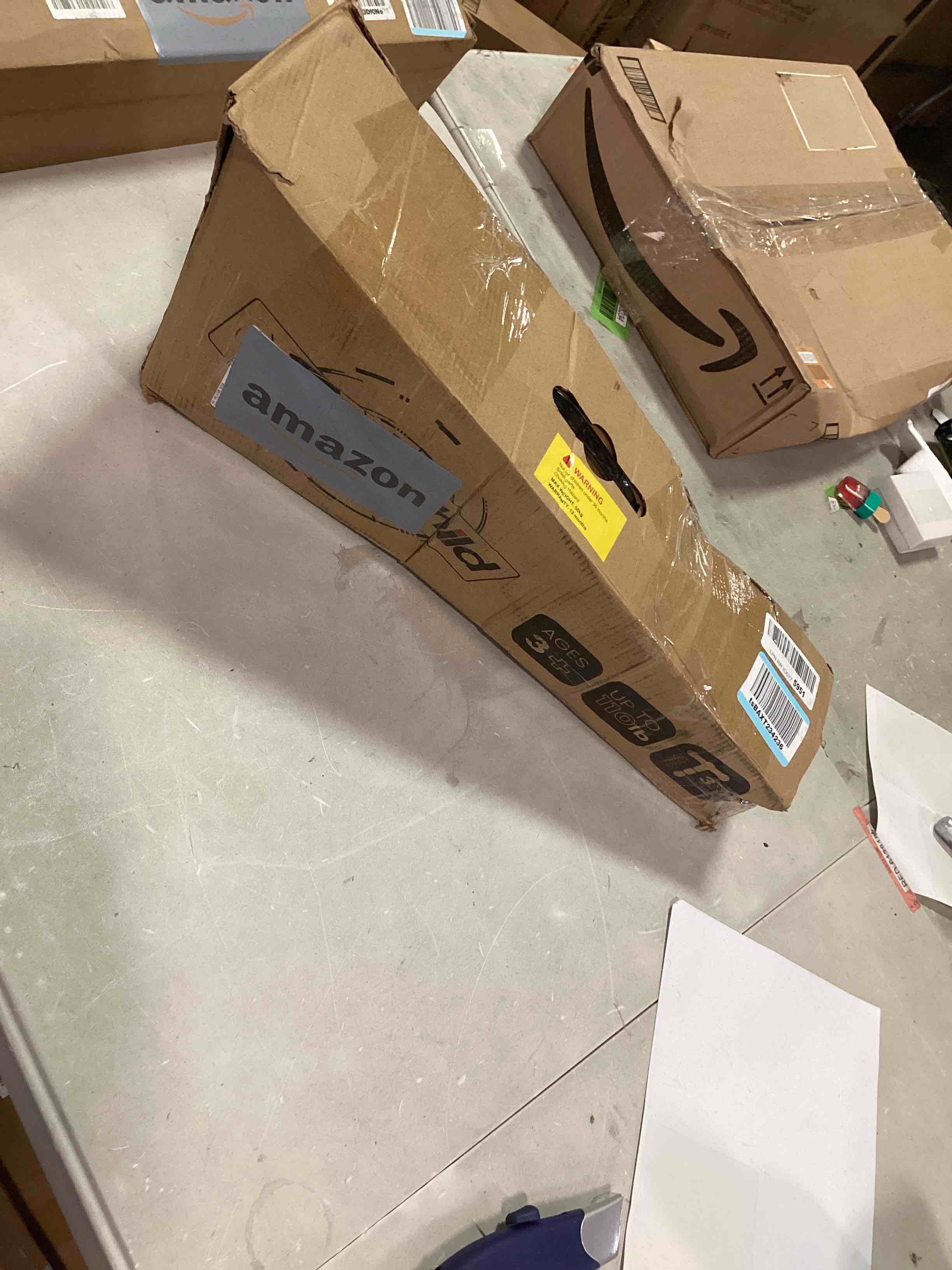 https://s3.amazonaws.com/lotting-images-prod/bidfta/BLU6304194_1713363897055.jpeg