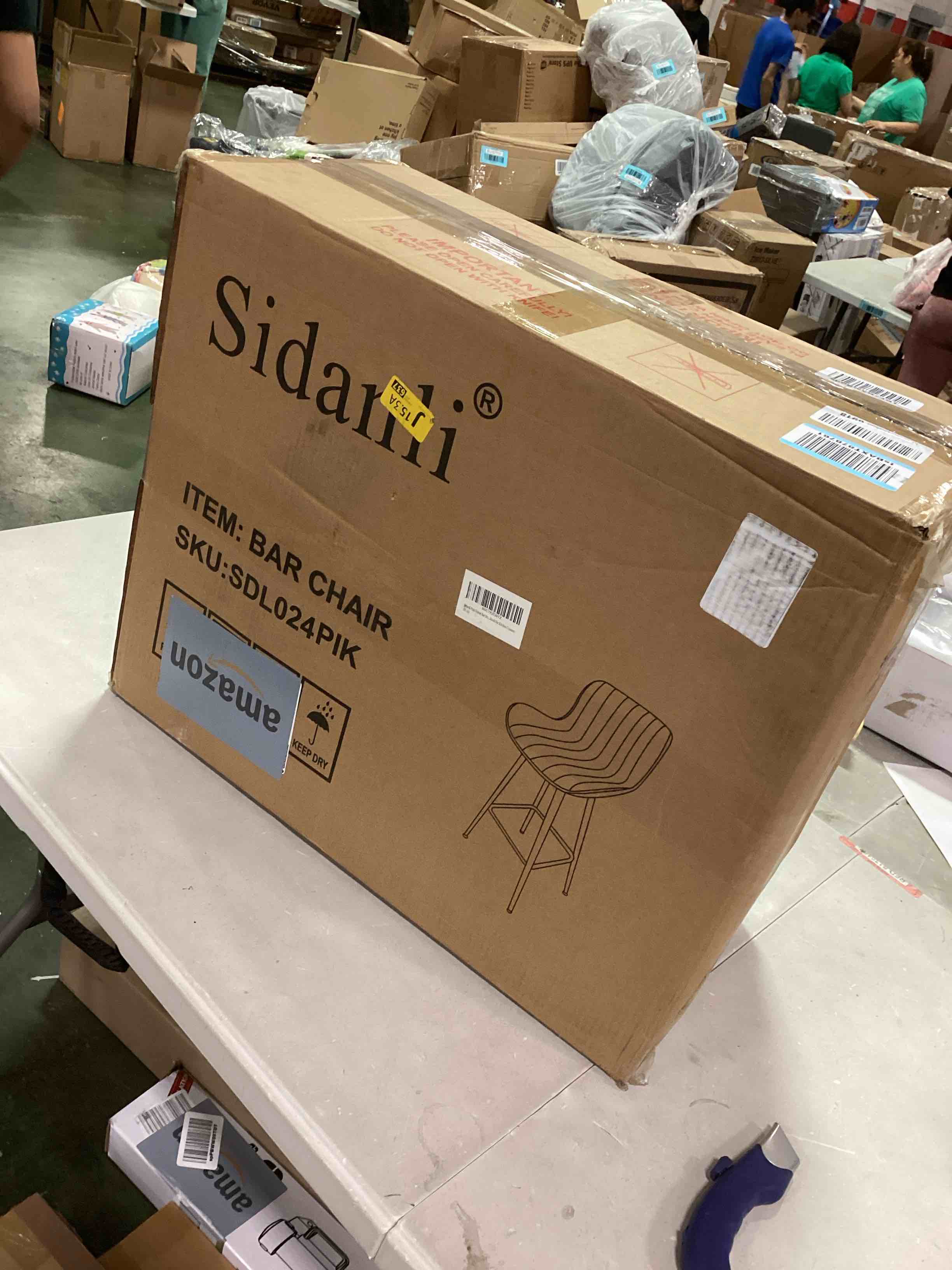 https://s3.amazonaws.com/lotting-images-prod/bidfta/BLU6304200_1713365007193.jpeg