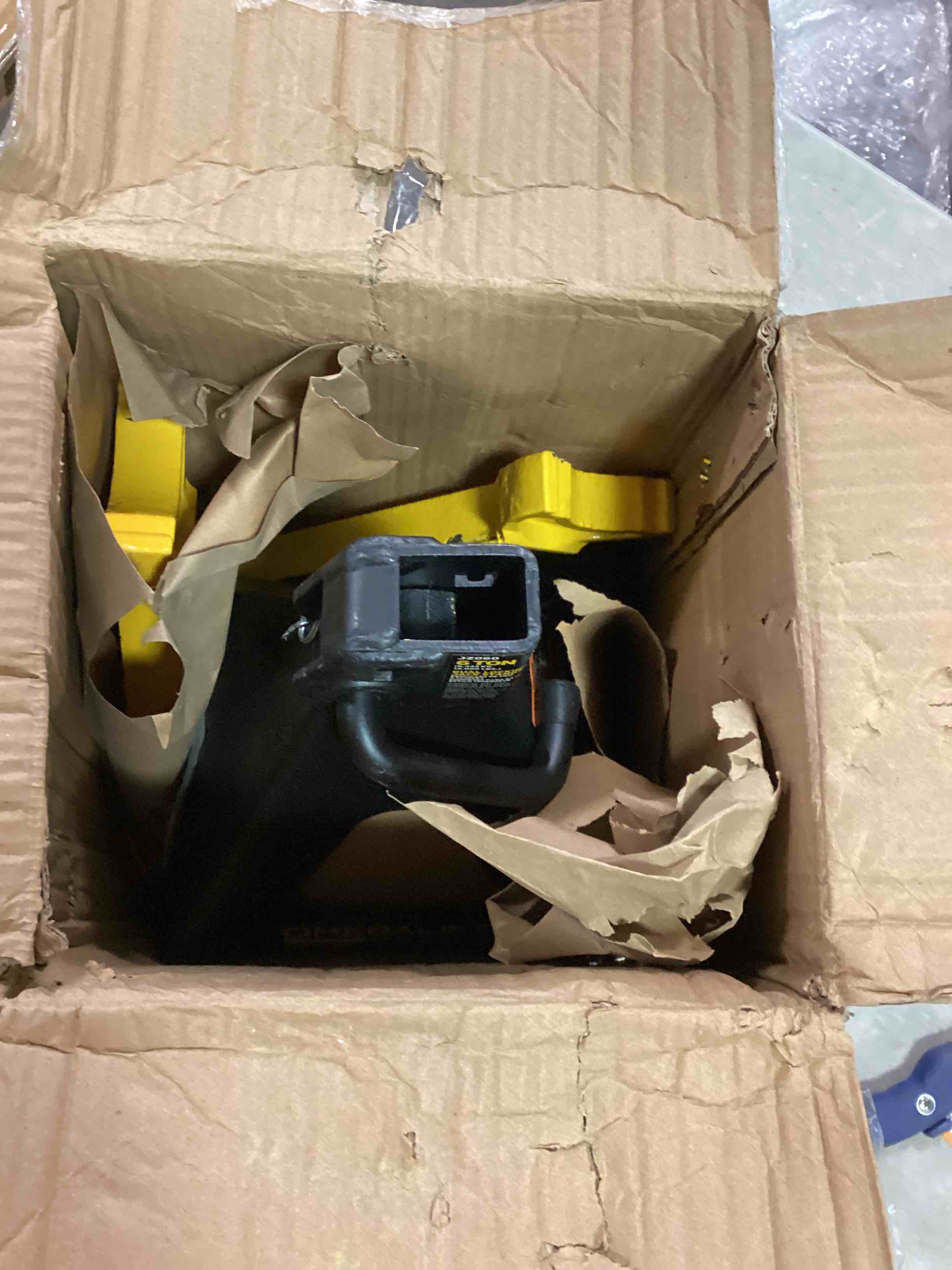 https://s3.amazonaws.com/lotting-images-prod/bidfta/BLU6304292_1713459211879.jpeg