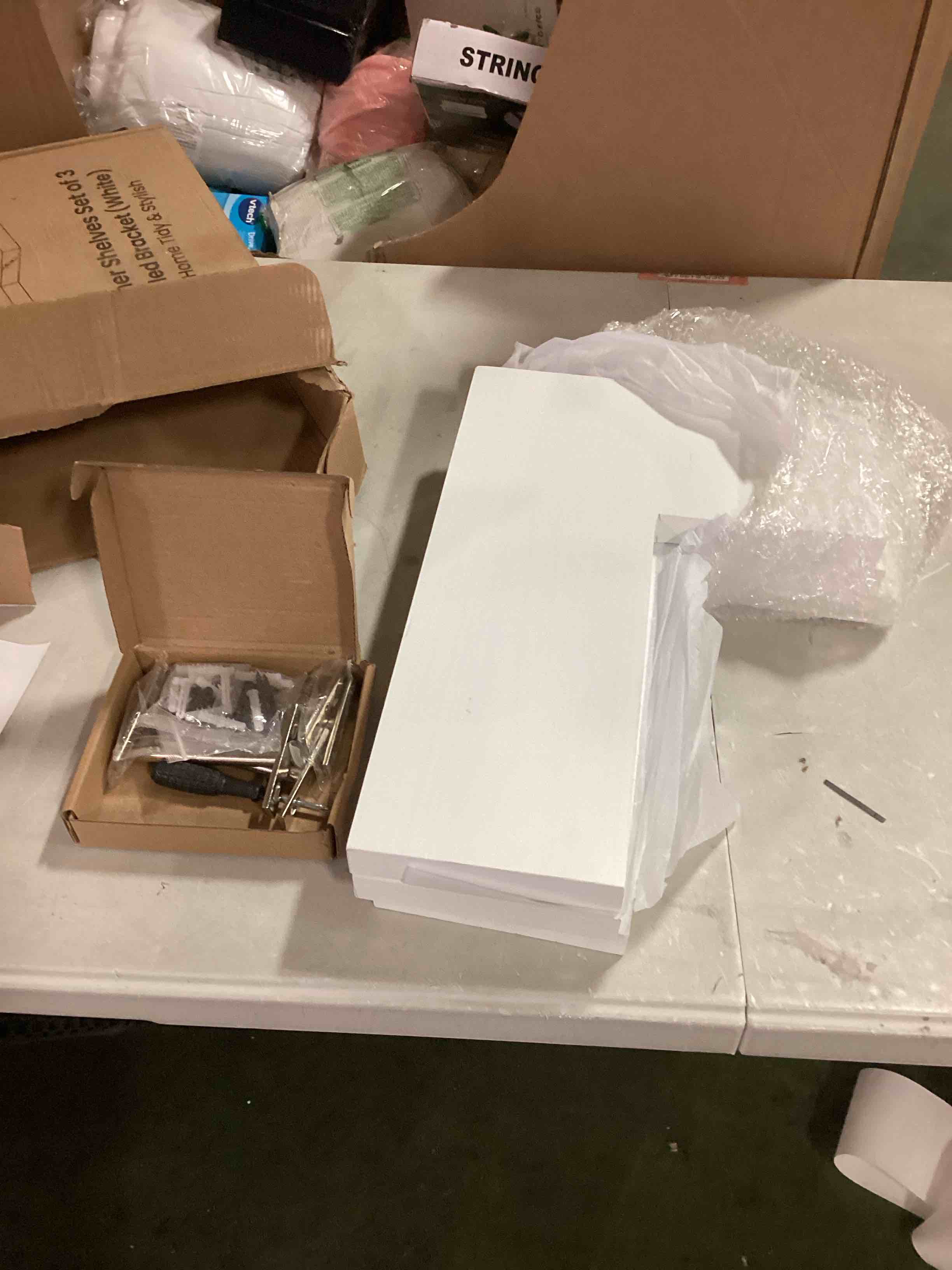 https://s3.amazonaws.com/lotting-images-prod/bidfta/BLU6304655_1713882750628.jpeg