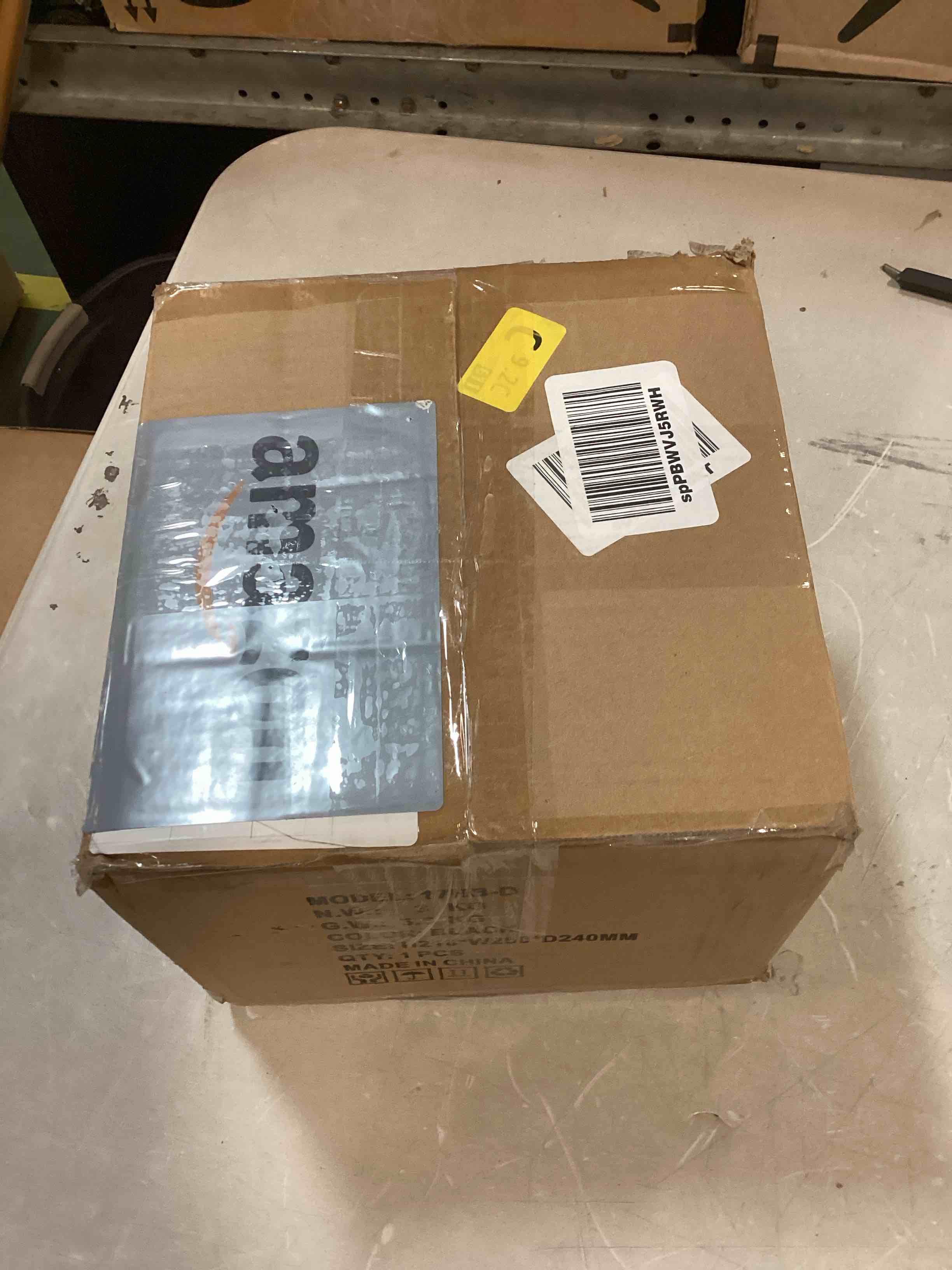 https://s3.amazonaws.com/lotting-images-prod/bidfta/BLU6305085_1713794222489.jpeg