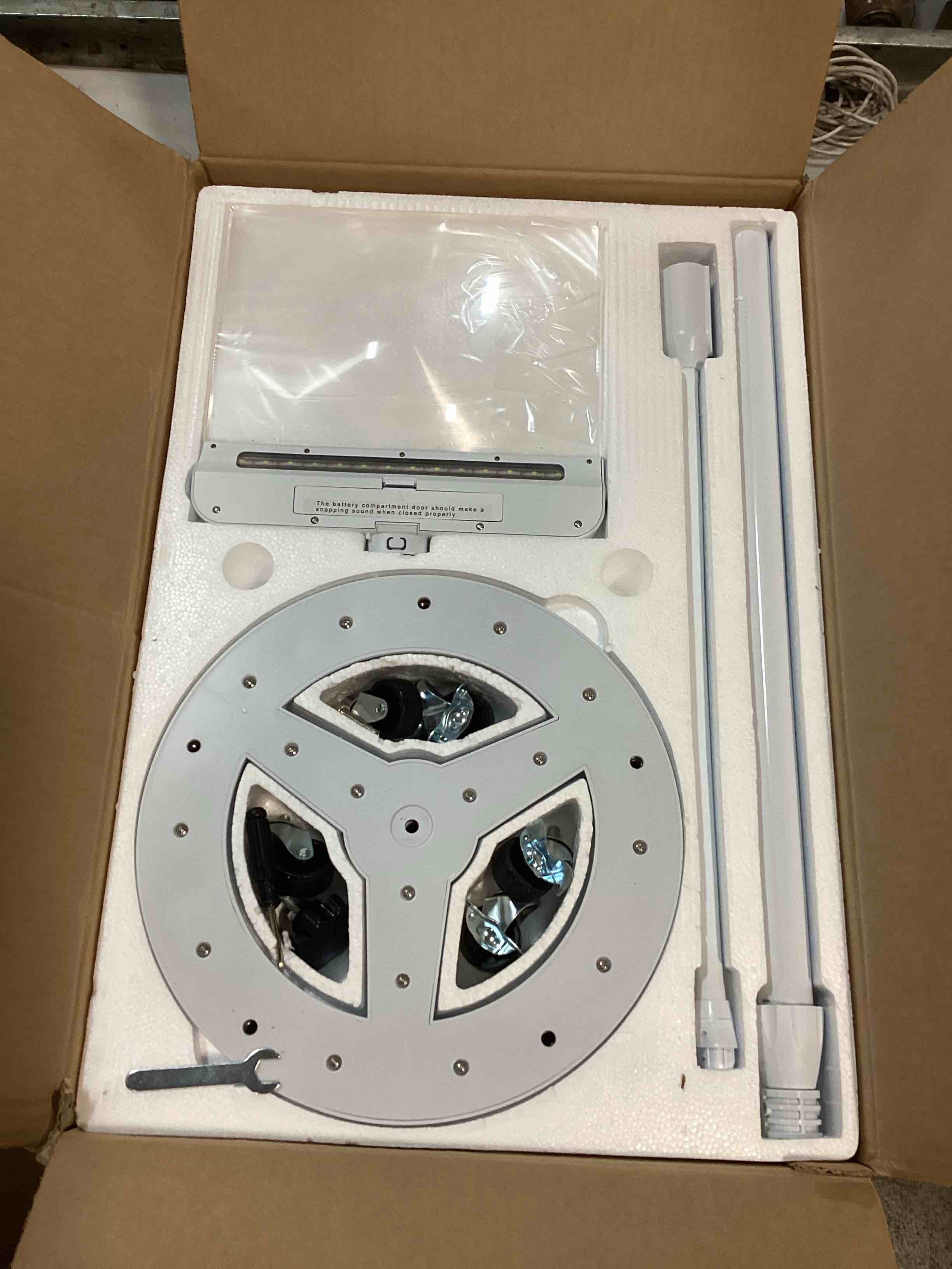 https://s3.amazonaws.com/lotting-images-prod/bidfta/BLU6305234_1713875503687.jpeg