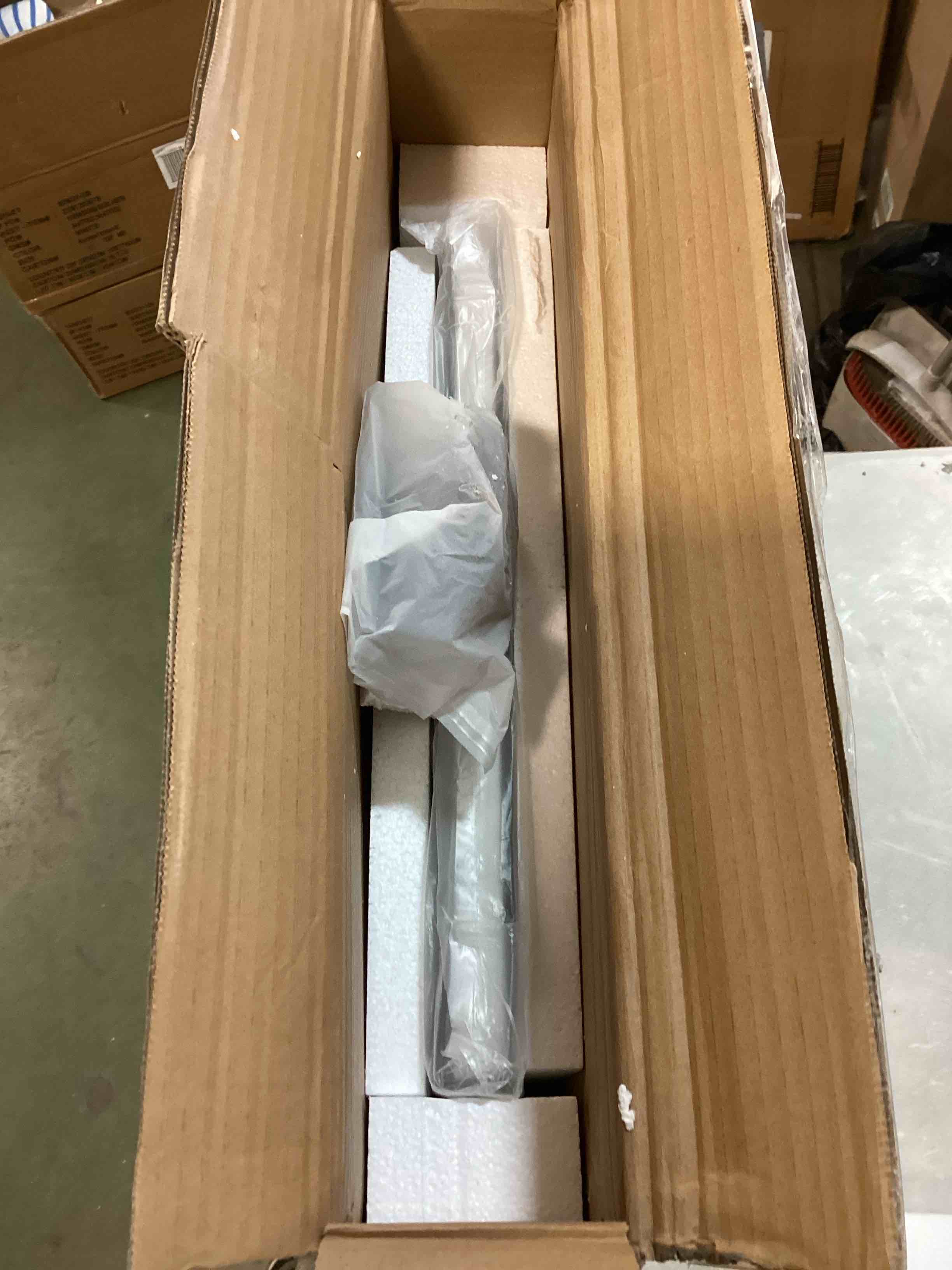 https://s3.amazonaws.com/lotting-images-prod/bidfta/BLU6305657_1714059921830.jpeg