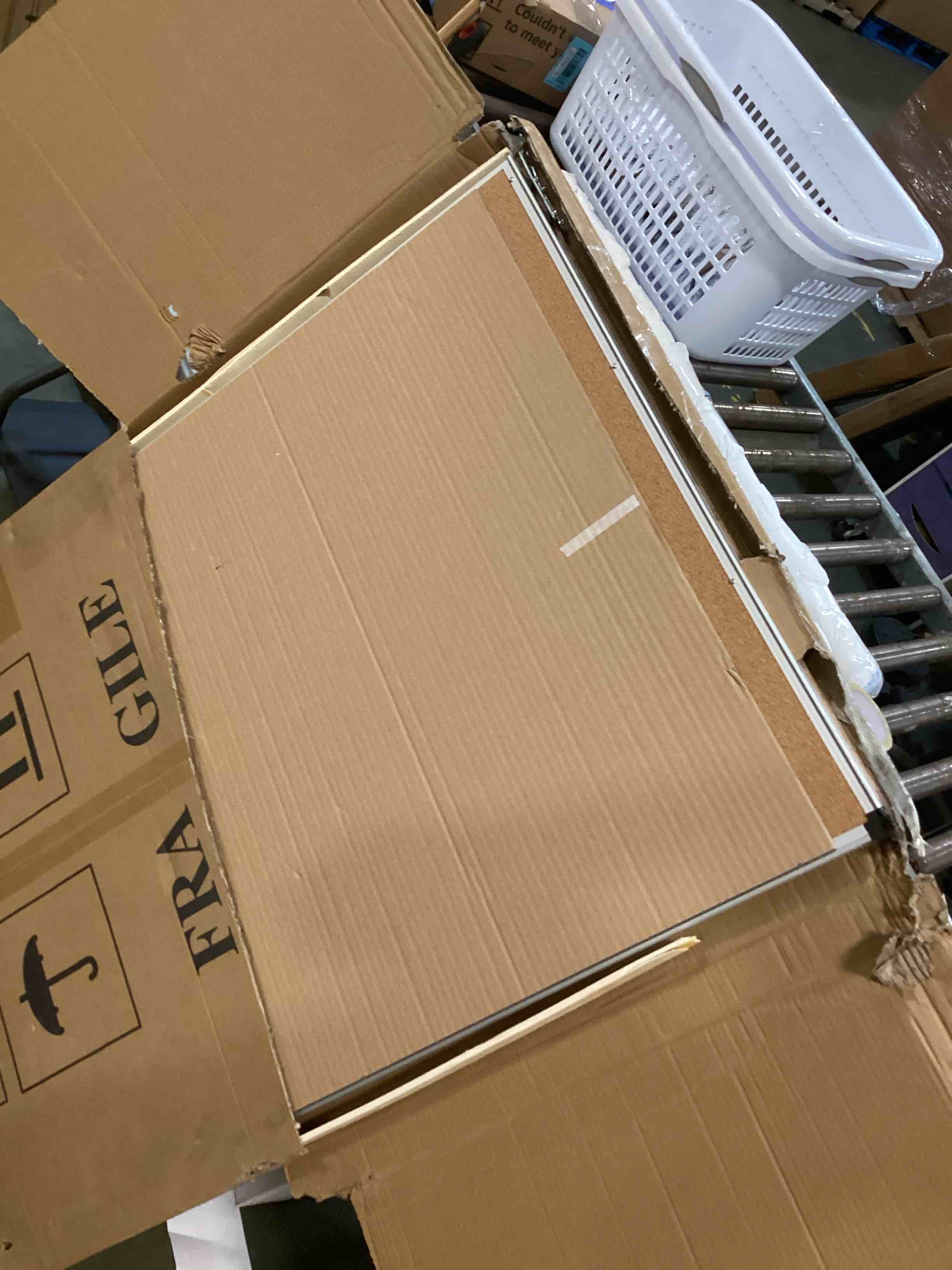 https://s3.amazonaws.com/lotting-images-prod/bidfta/BLU6305893_1714219610543.jpeg