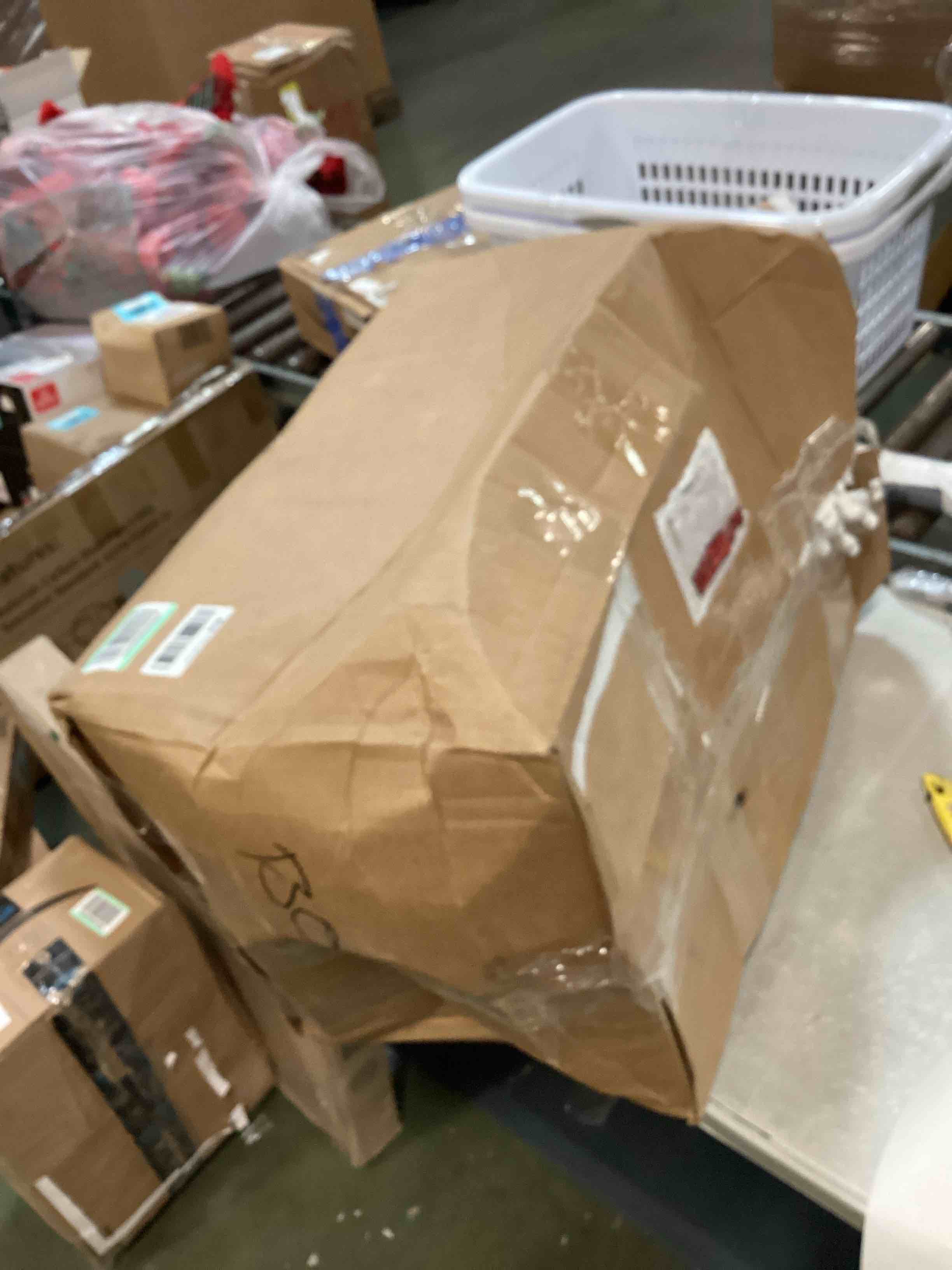 https://s3.amazonaws.com/lotting-images-prod/bidfta/BLU6305939_1714225738490.jpeg