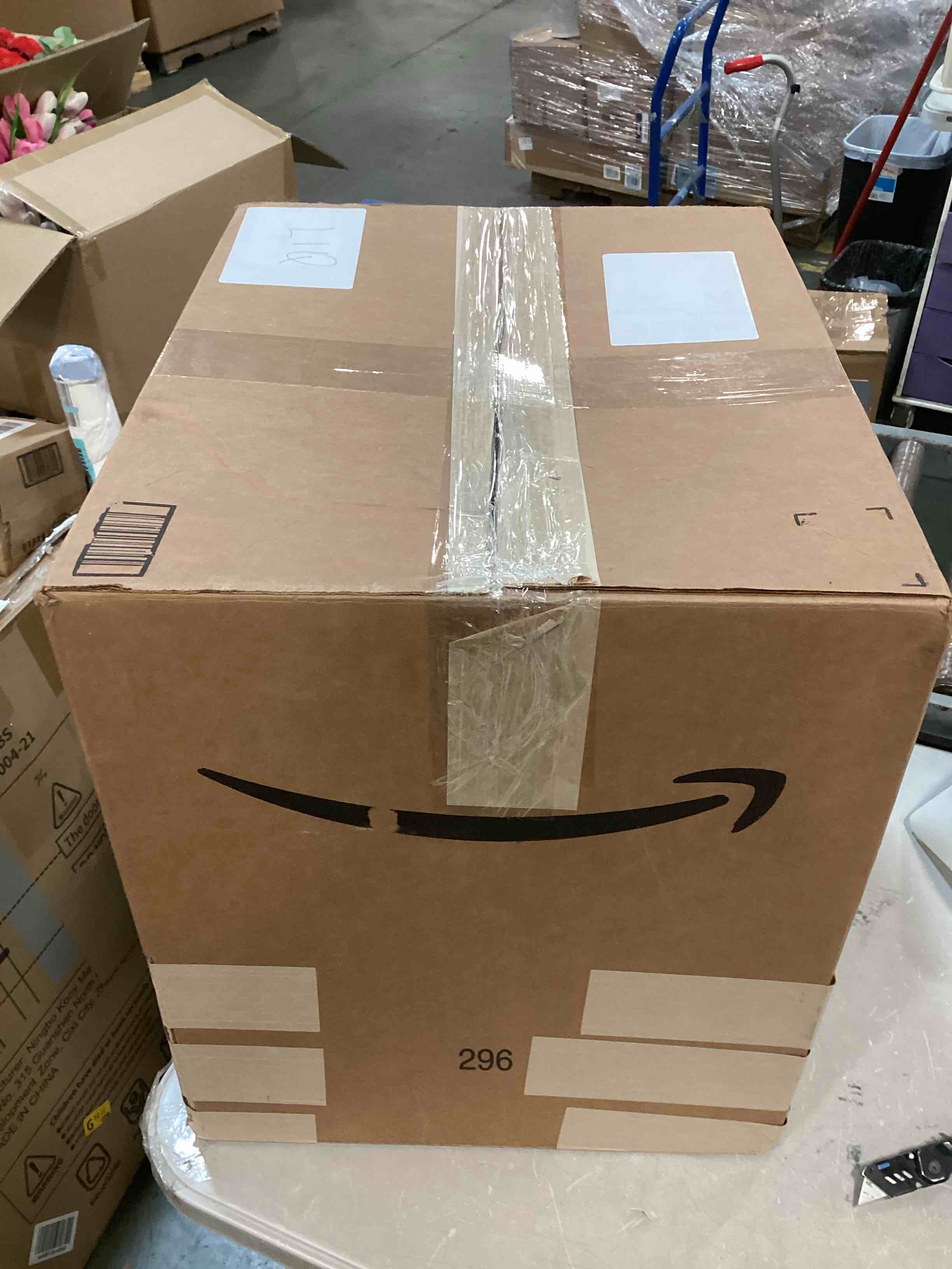https://s3.amazonaws.com/lotting-images-prod/bidfta/BLU6306071_1714399054519.jpeg