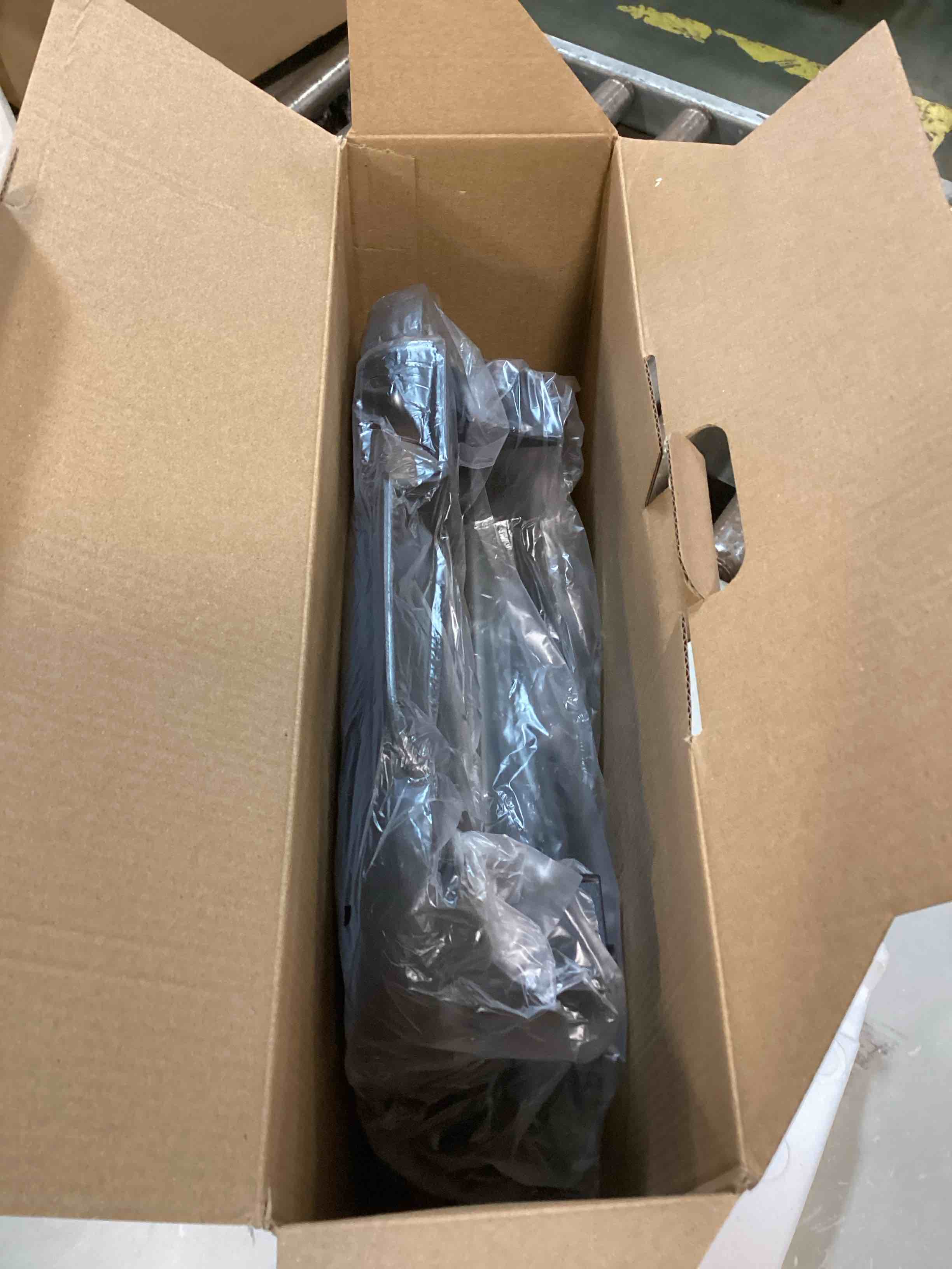 https://s3.amazonaws.com/lotting-images-prod/bidfta/BLU6306074_1714400748910.jpeg