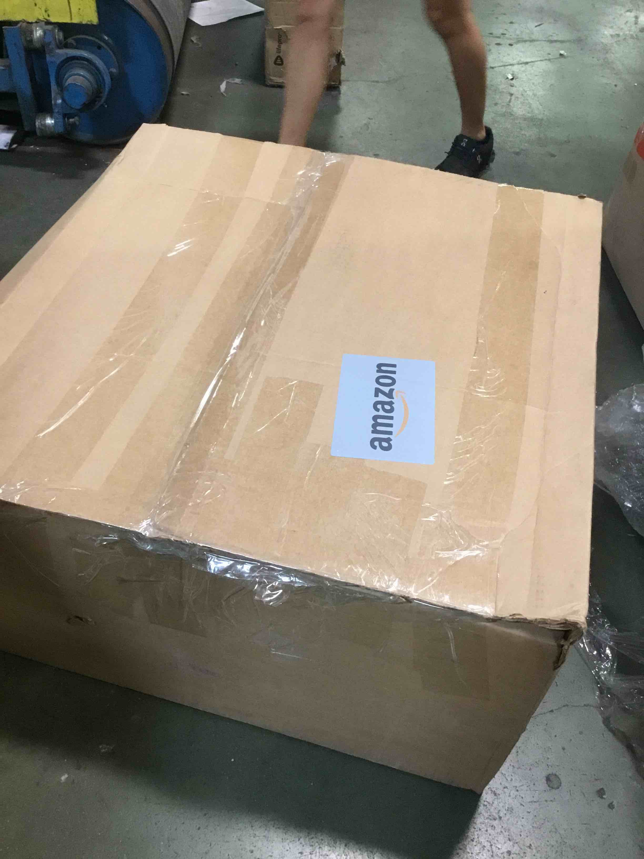 https://s3.amazonaws.com/lotting-images-prod/bidfta/BLU6306347_1714834704993.jpeg