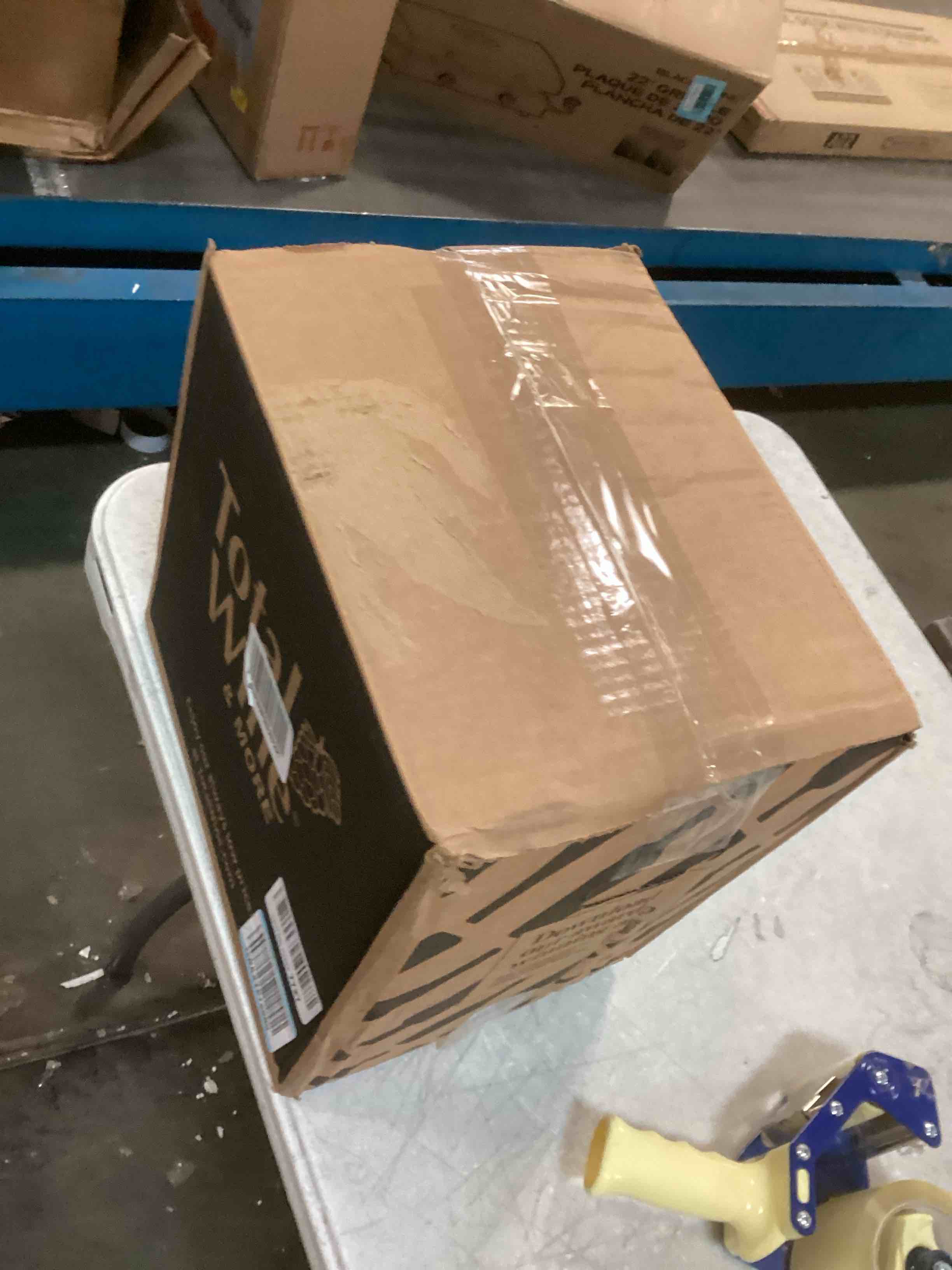 https://s3.amazonaws.com/lotting-images-prod/bidfta/BLU6306573_1712757023370.jpeg