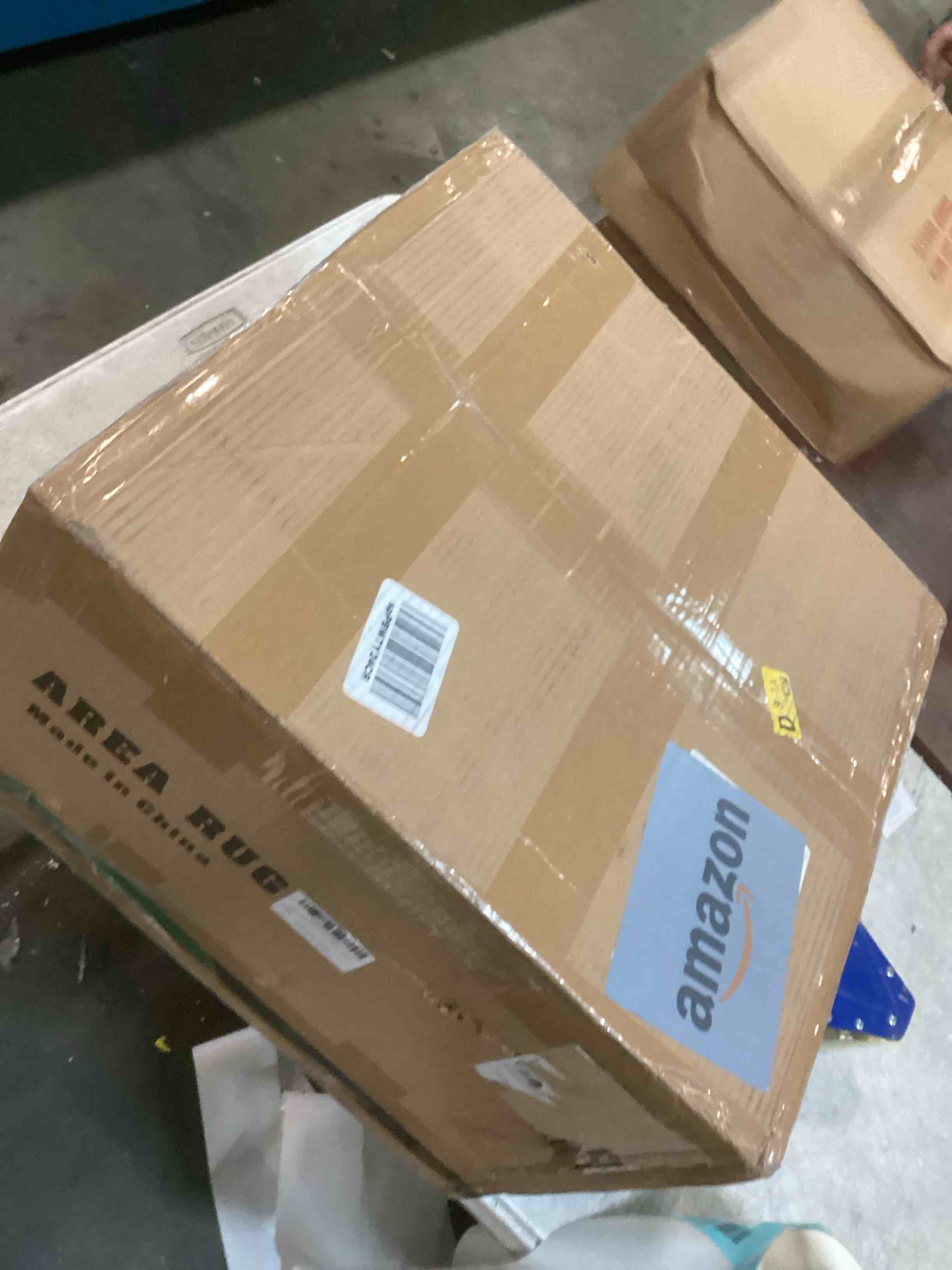 https://s3.amazonaws.com/lotting-images-prod/bidfta/BLU6306660_1712765411111.jpeg