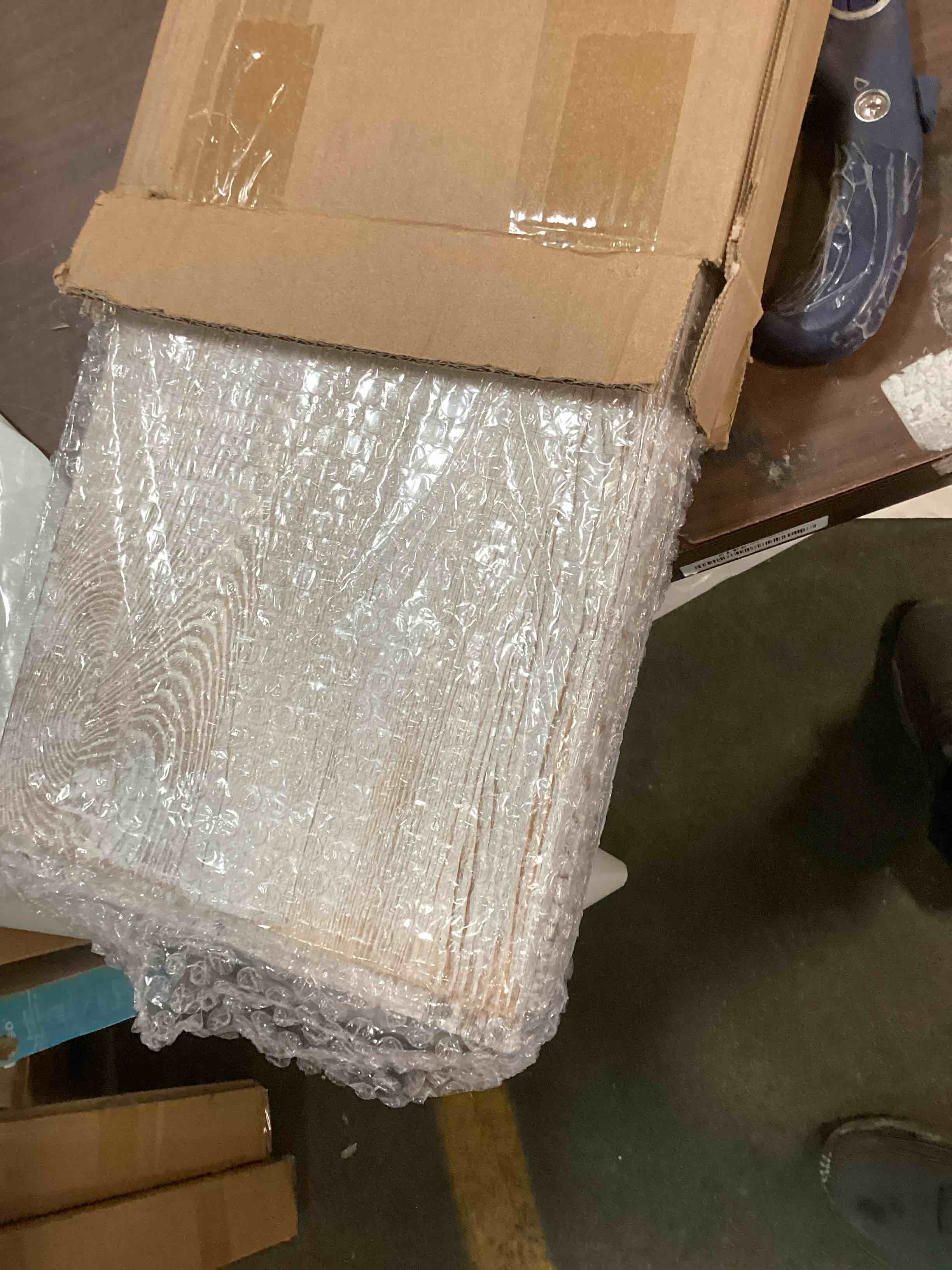 https://s3.amazonaws.com/lotting-images-prod/bidfta/BLU6307055_1712859370948.jpeg