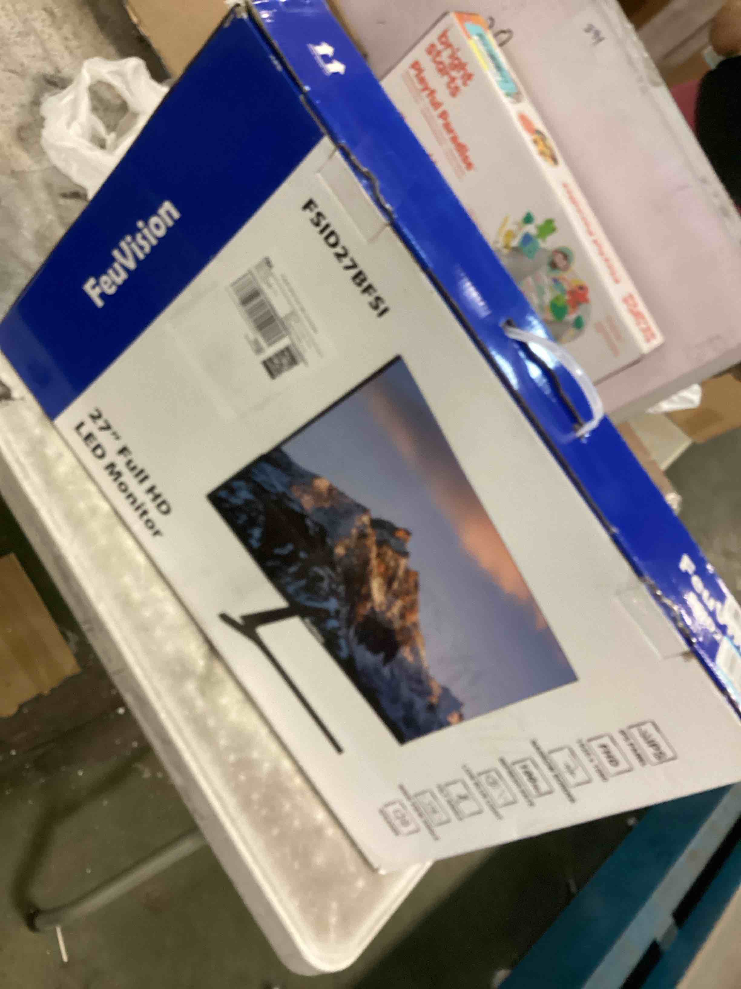 https://s3.amazonaws.com/lotting-images-prod/bidfta/BLU6307267_1713366588384.jpeg