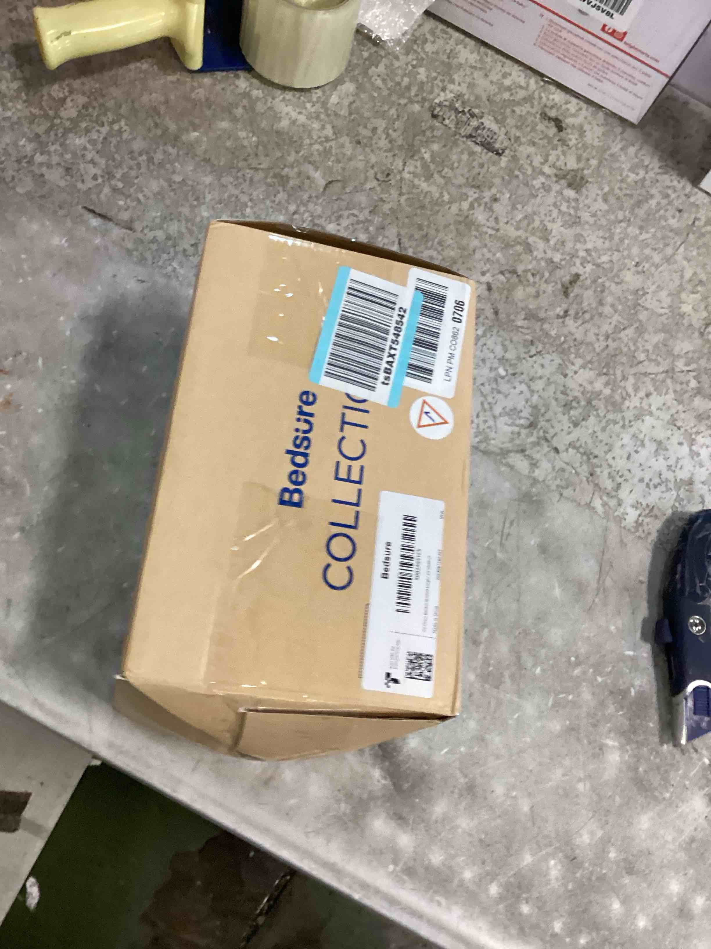 https://s3.amazonaws.com/lotting-images-prod/bidfta/BLU6307337_1713375605617.jpeg
