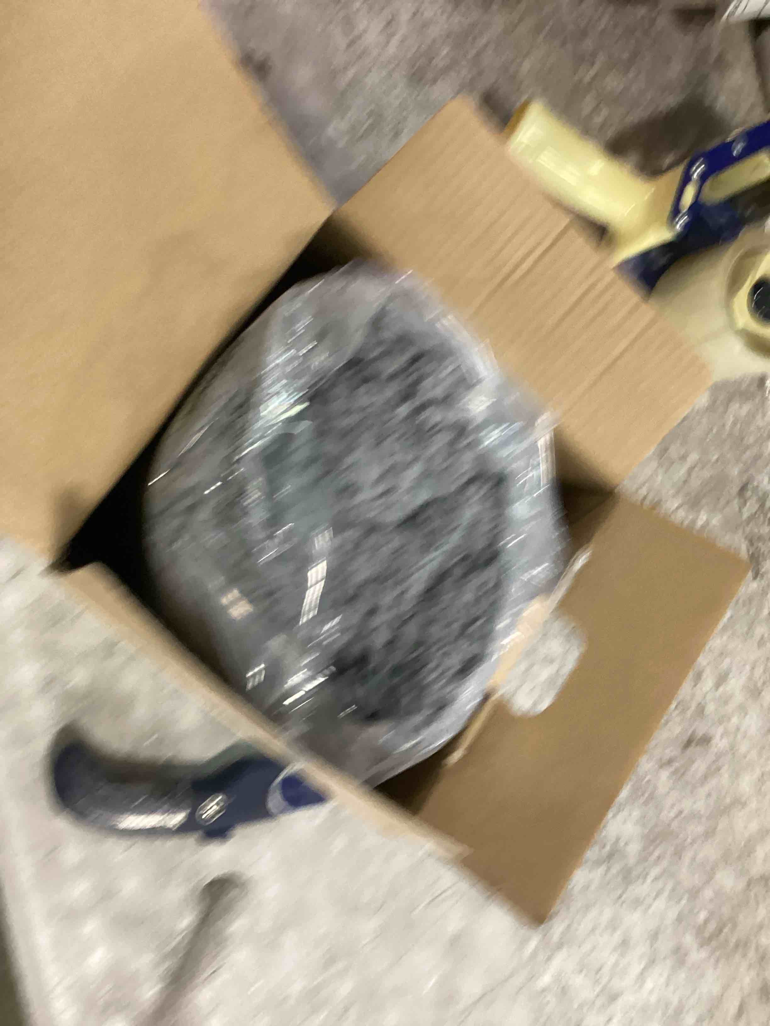 https://s3.amazonaws.com/lotting-images-prod/bidfta/BLU6307337_1713375627340.jpeg
