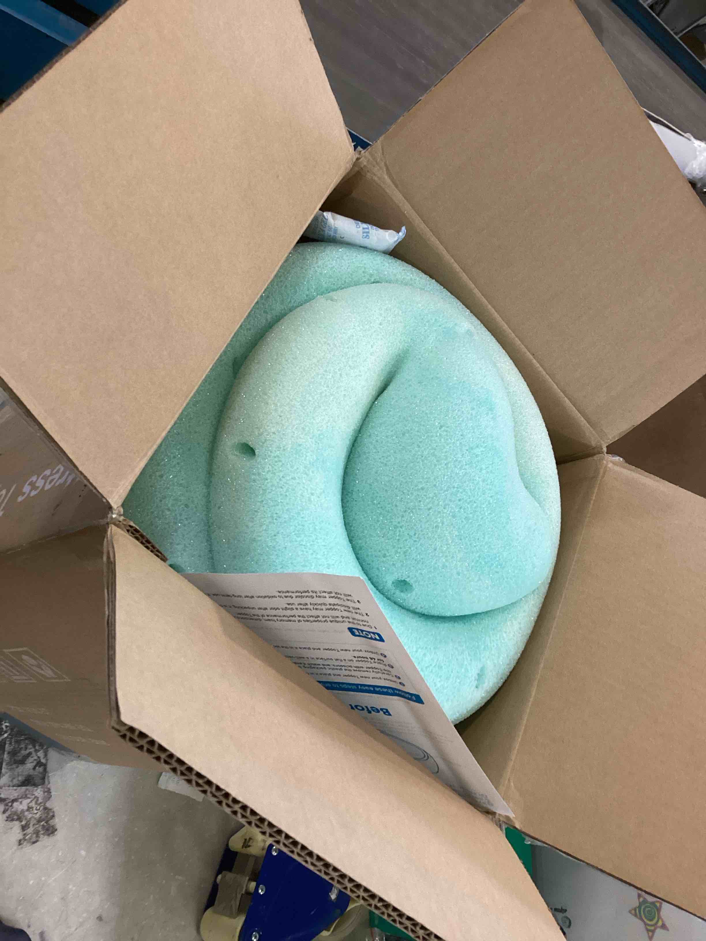 https://s3.amazonaws.com/lotting-images-prod/bidfta/BLU6307493_1713450458063.jpeg