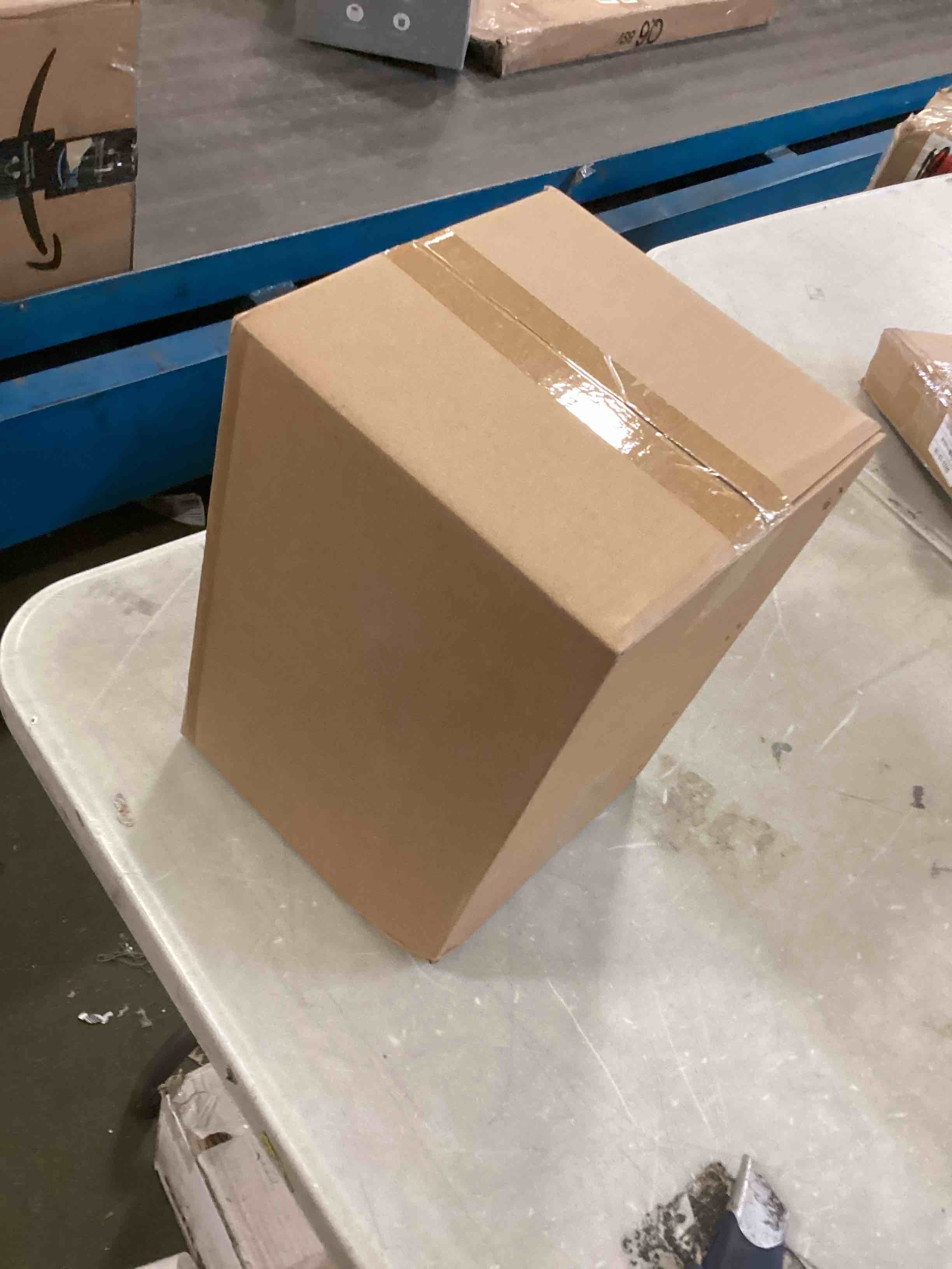 https://s3.amazonaws.com/lotting-images-prod/bidfta/BLU6307600_1713465037126.jpeg