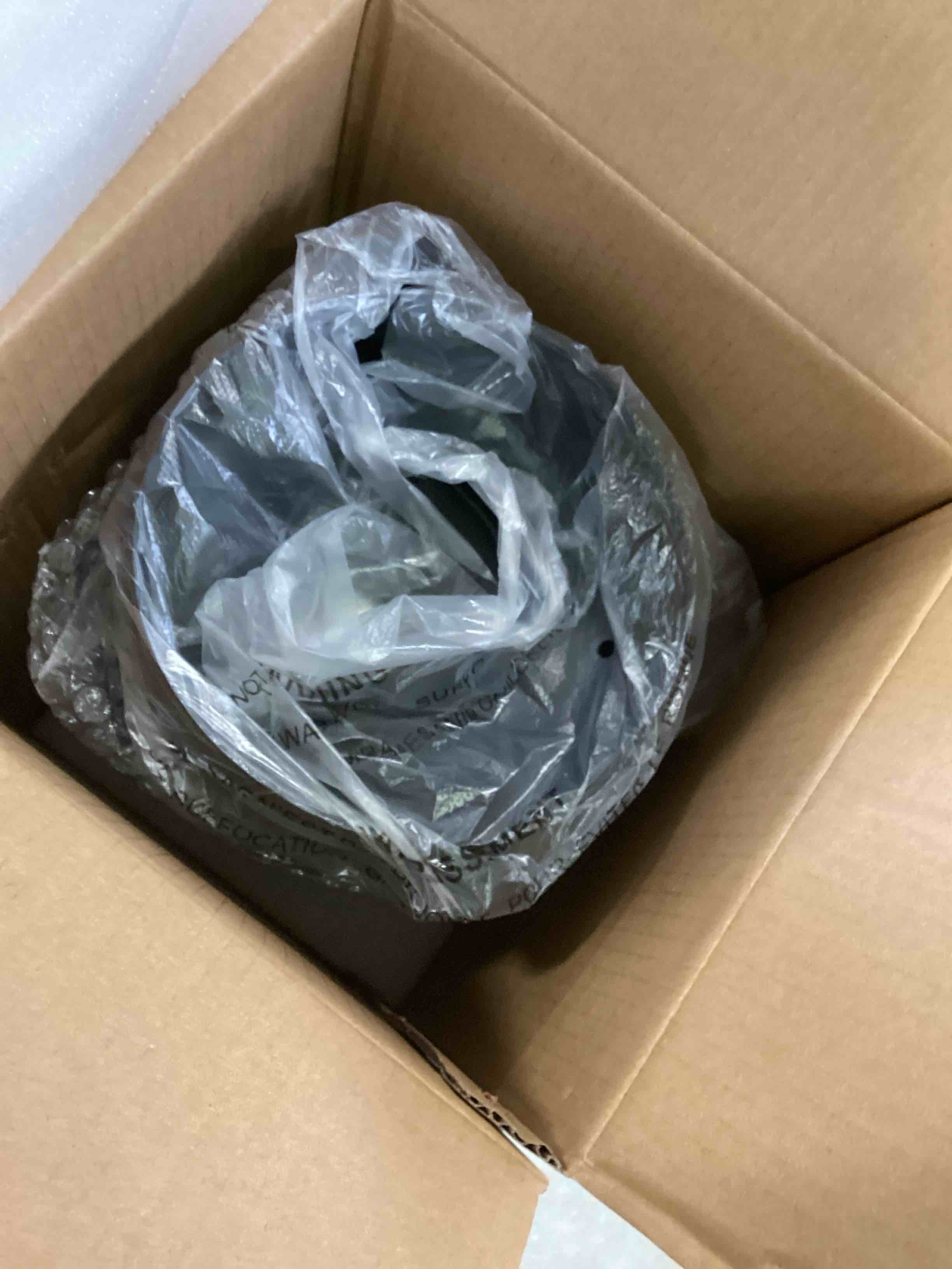 https://s3.amazonaws.com/lotting-images-prod/bidfta/BLU6307600_1713465054078.jpeg