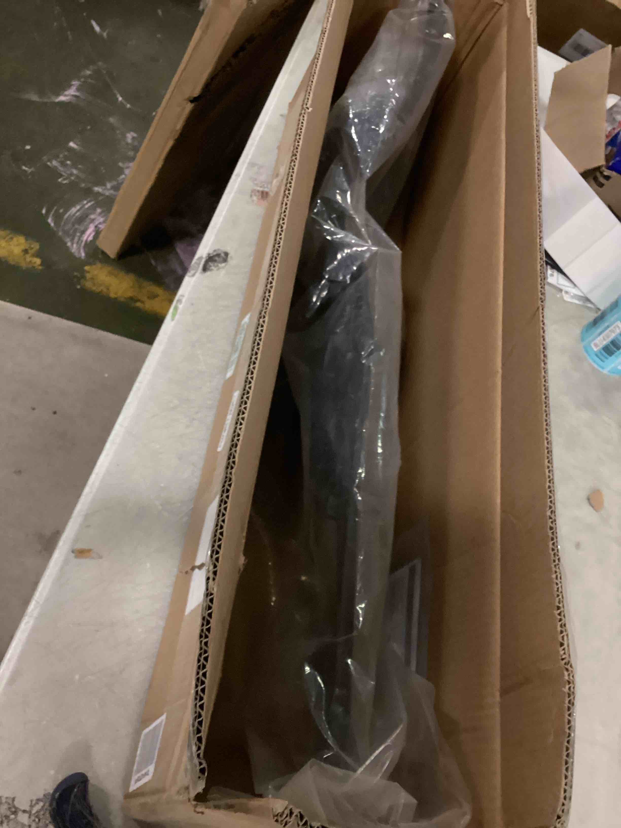https://s3.amazonaws.com/lotting-images-prod/bidfta/BLU6307667_1713527789809.jpeg