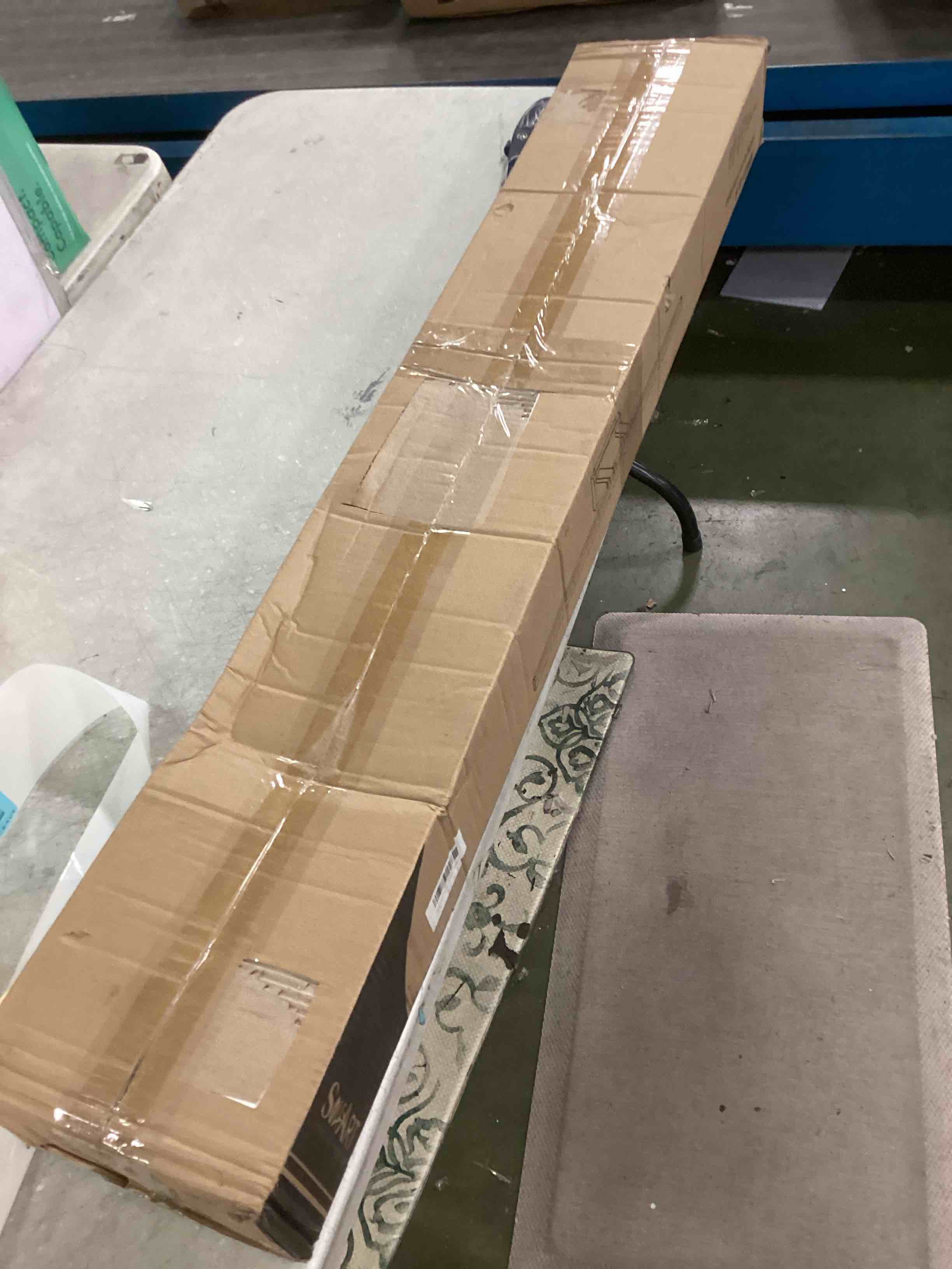 https://s3.amazonaws.com/lotting-images-prod/bidfta/BLU6307700_1713531668733.jpeg