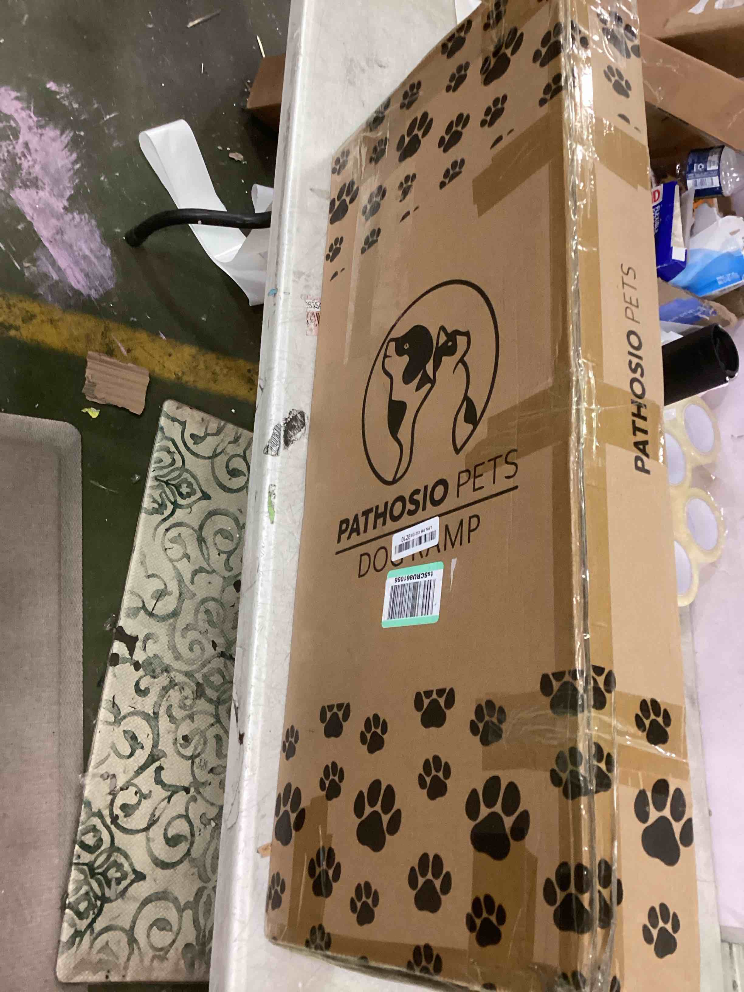 https://s3.amazonaws.com/lotting-images-prod/bidfta/BLU6307707_1713532403549.jpeg