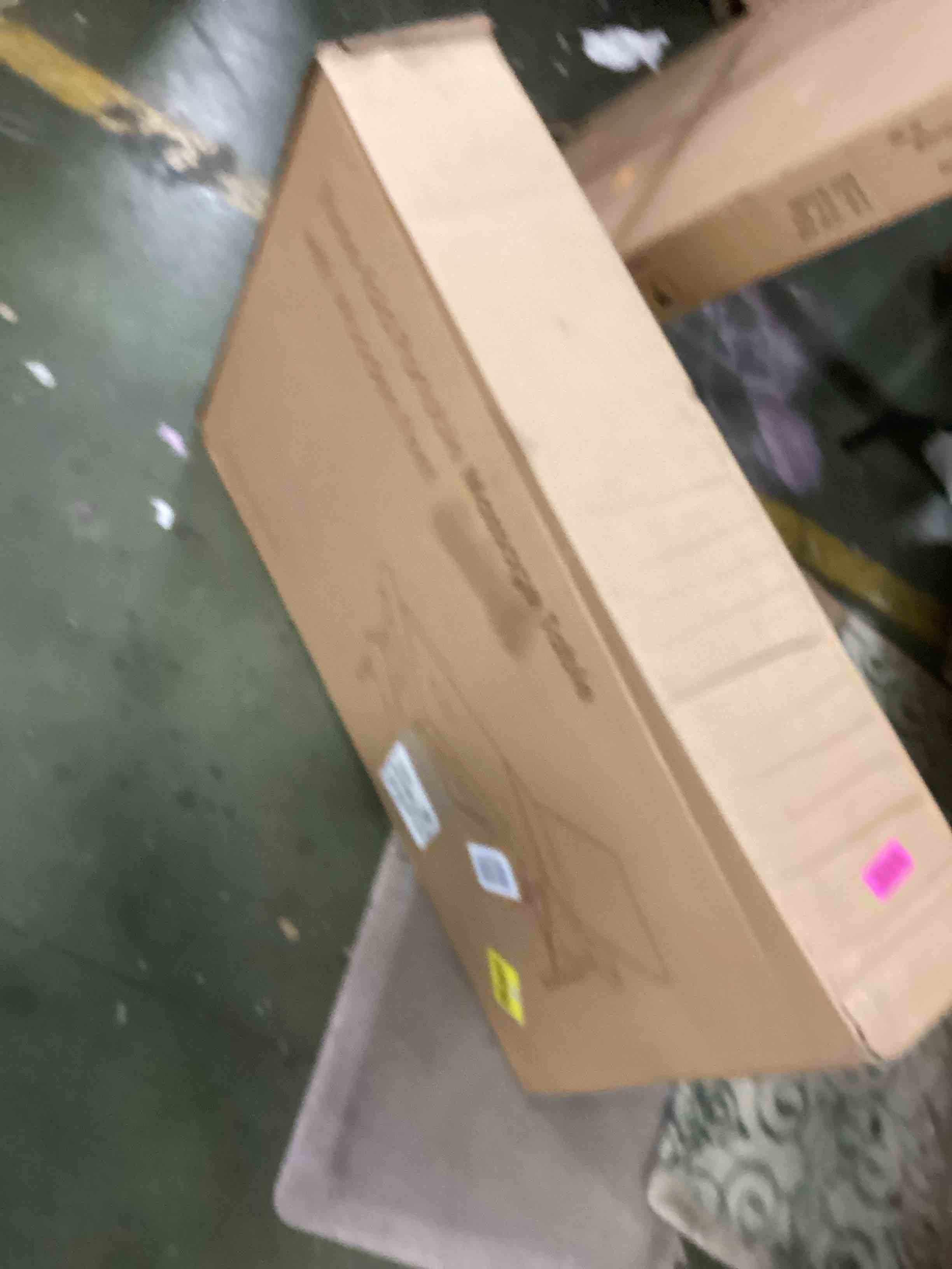 https://s3.amazonaws.com/lotting-images-prod/bidfta/BLU6307760_1713539660658.jpeg