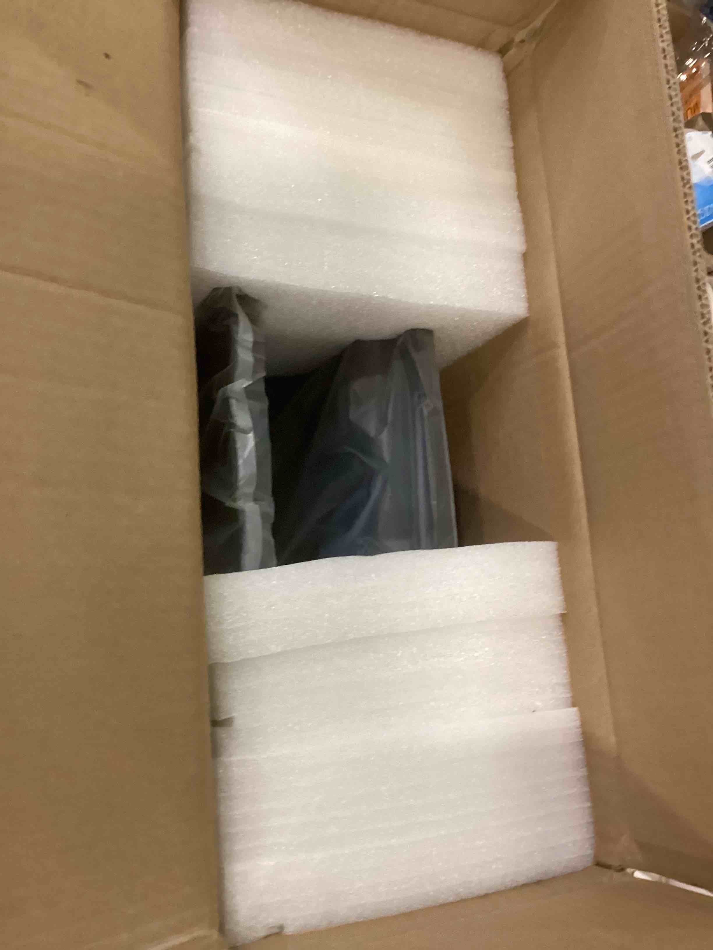 https://s3.amazonaws.com/lotting-images-prod/bidfta/BLU6307859_1713556068252.jpeg