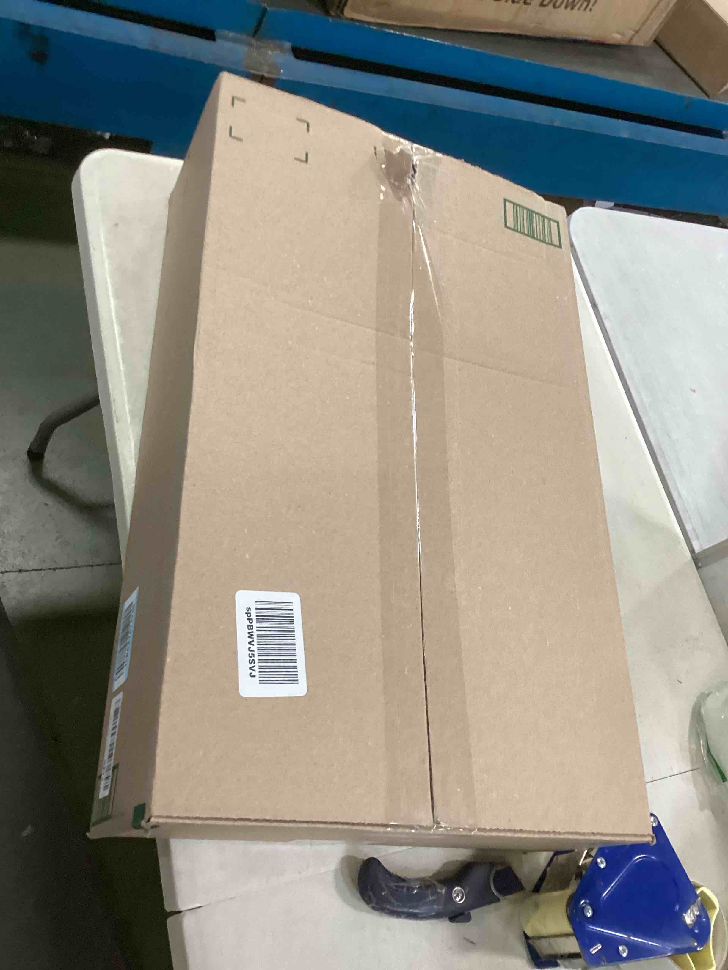 https://s3.amazonaws.com/lotting-images-prod/bidfta/BLU6307917_1713787693410.jpeg