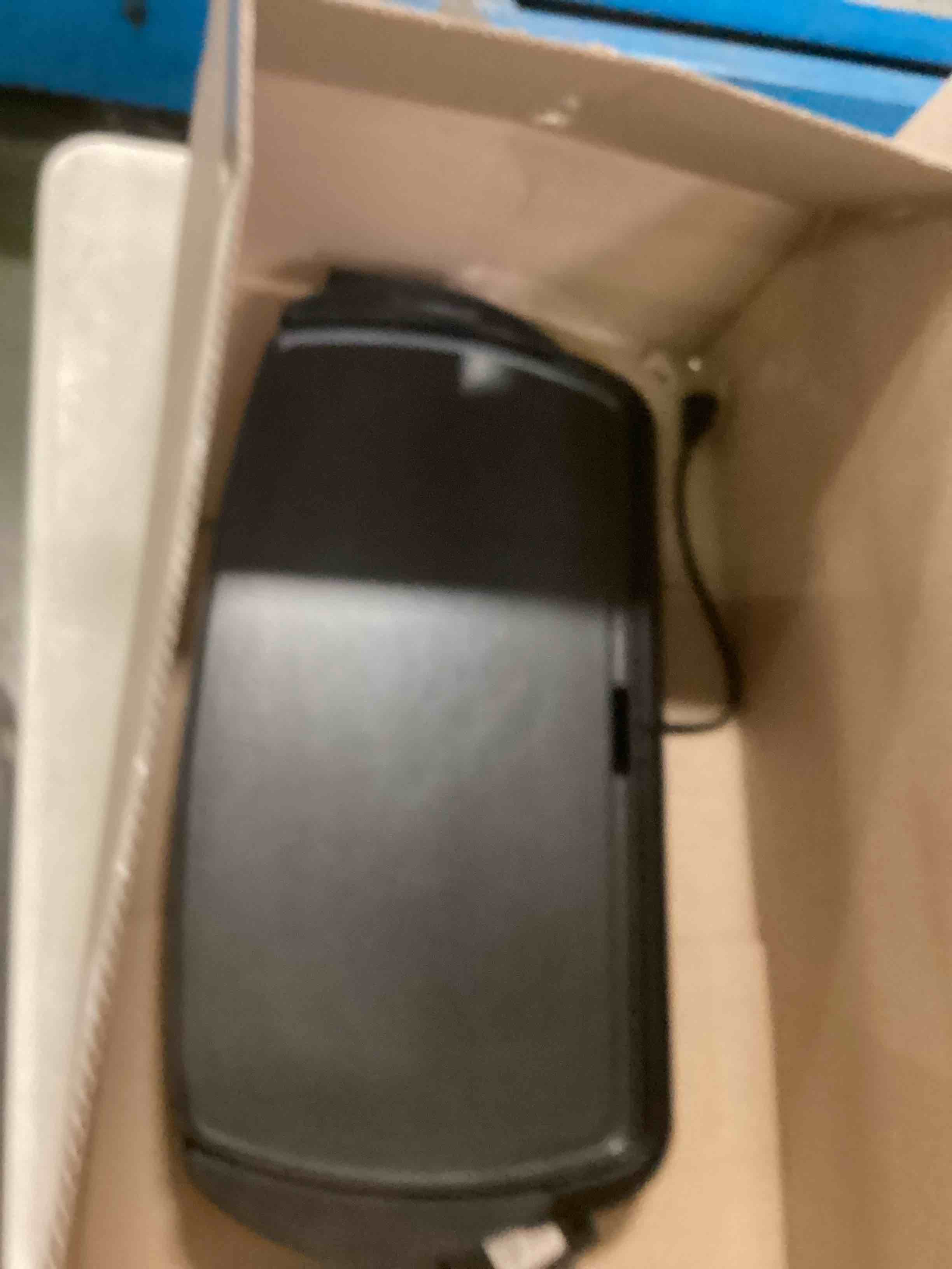 https://s3.amazonaws.com/lotting-images-prod/bidfta/BLU6307917_1713787711993.jpeg