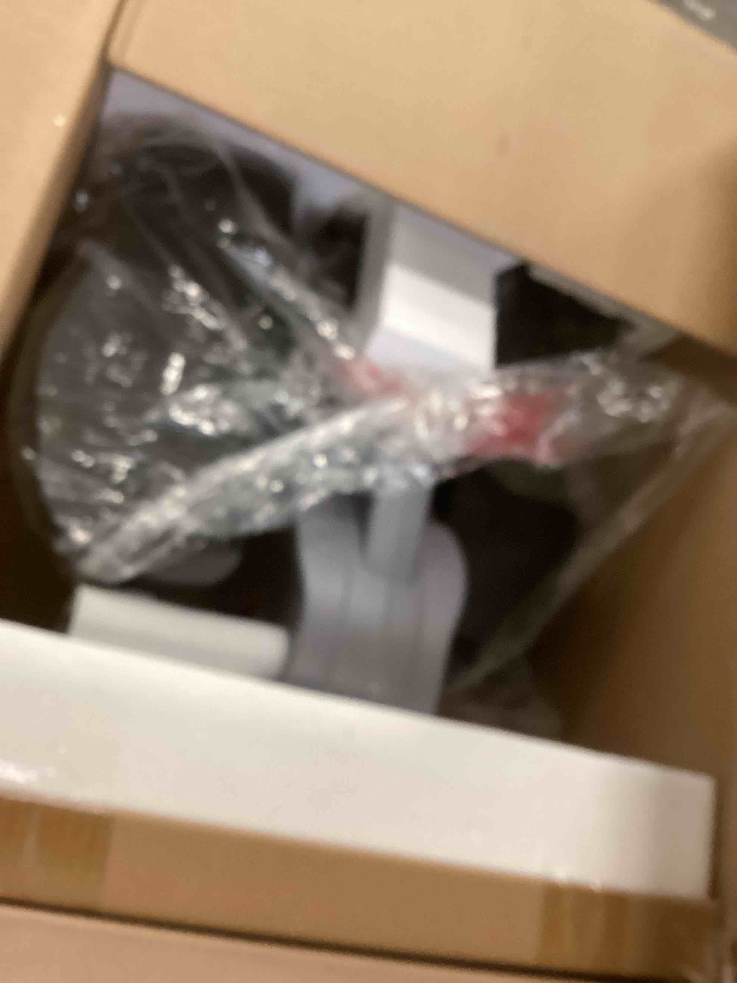 https://s3.amazonaws.com/lotting-images-prod/bidfta/BLU6307927_1713788743615.jpeg