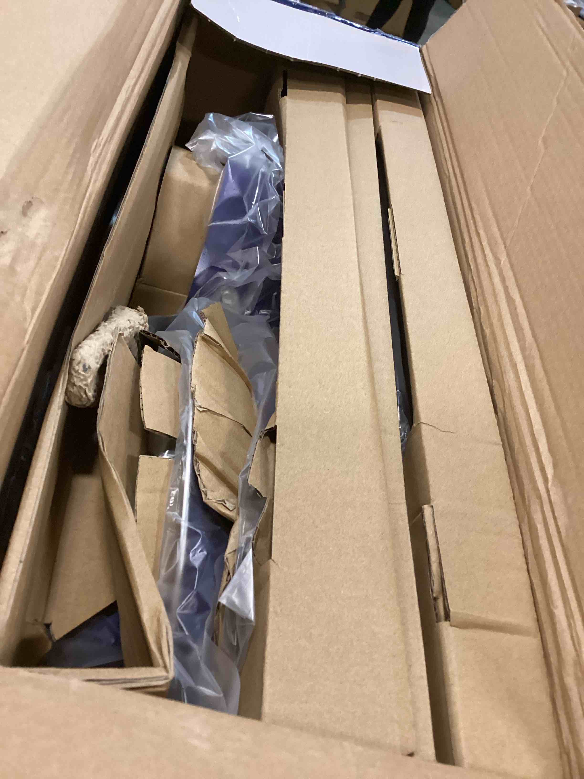 https://s3.amazonaws.com/lotting-images-prod/bidfta/BLU6308392_1712321134623.jpeg