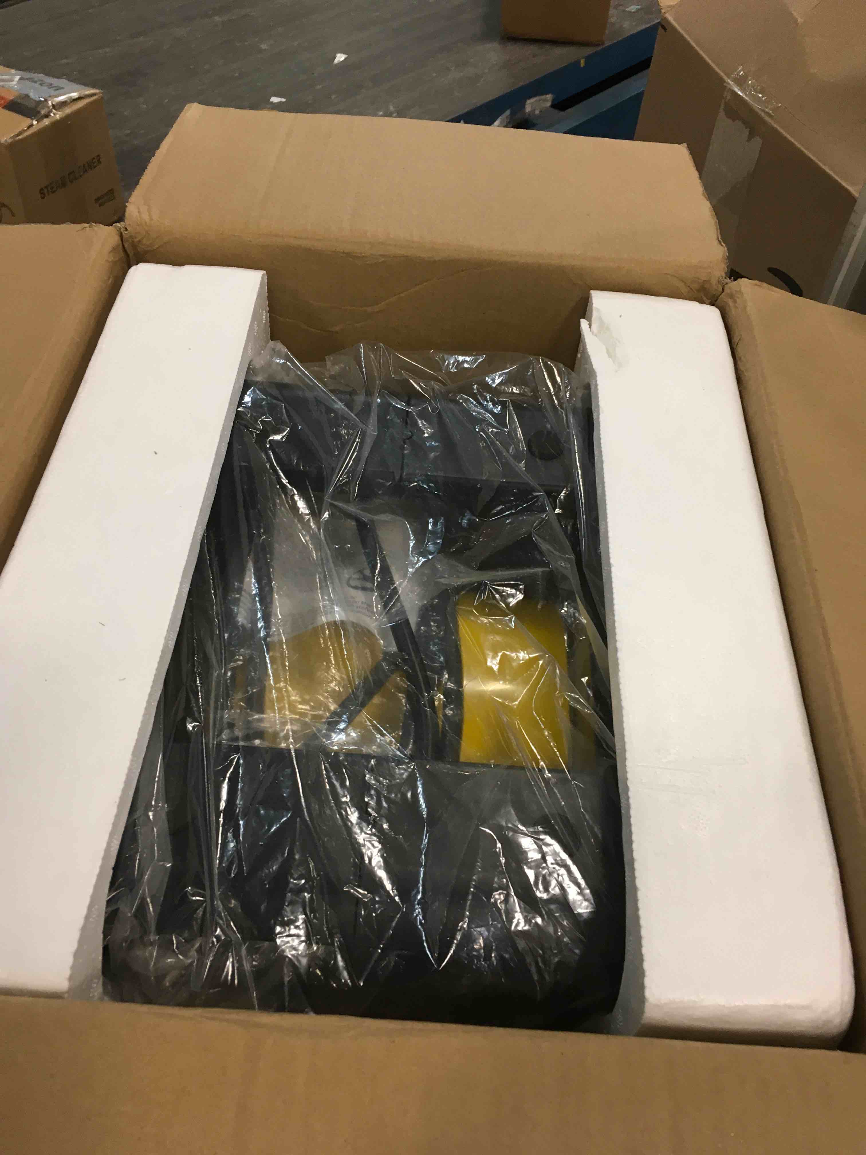 https://s3.amazonaws.com/lotting-images-prod/bidfta/BLU6309048_1712672920795.jpeg