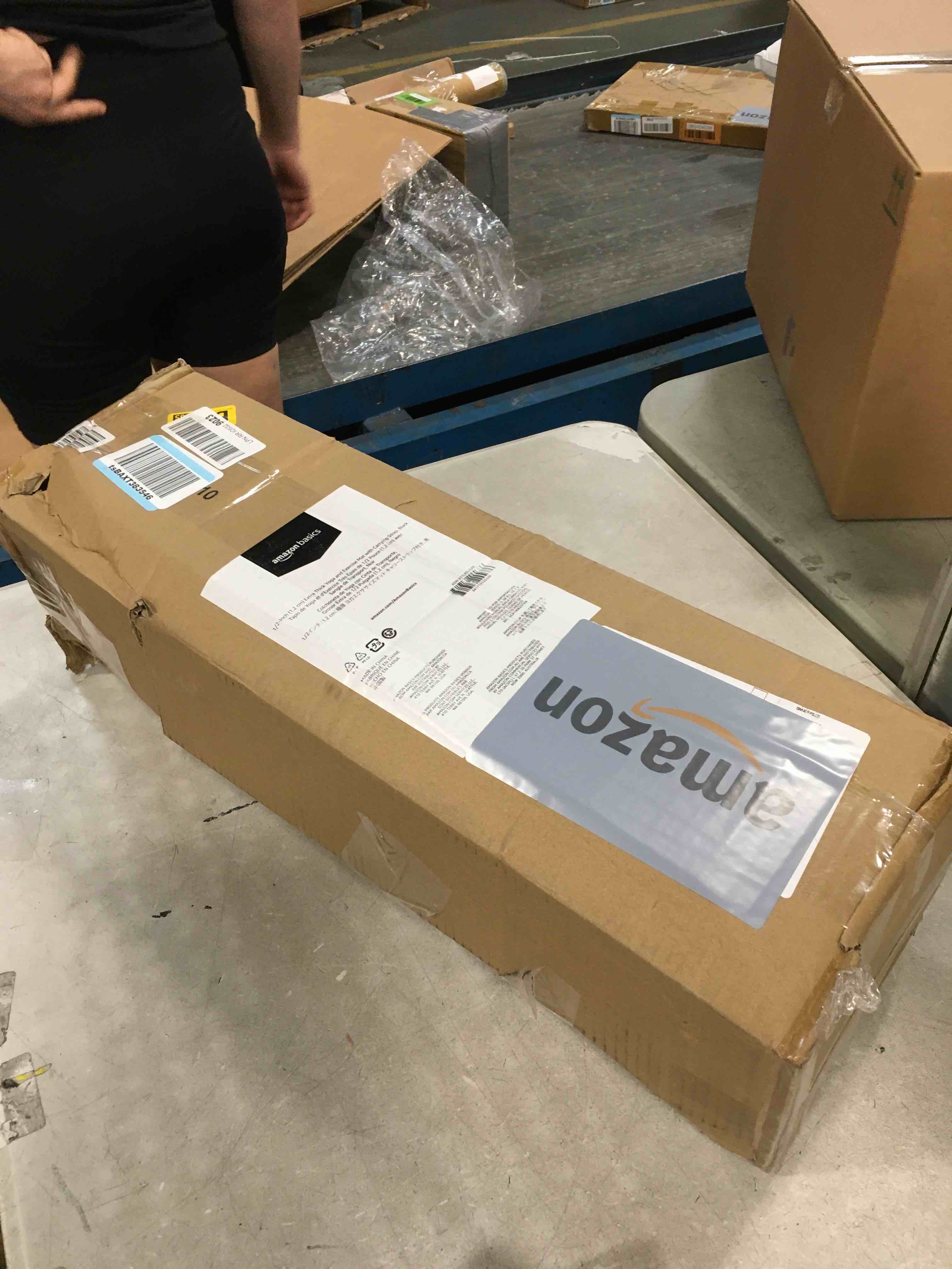 https://s3.amazonaws.com/lotting-images-prod/bidfta/BLU6309084_1712684283089.jpeg