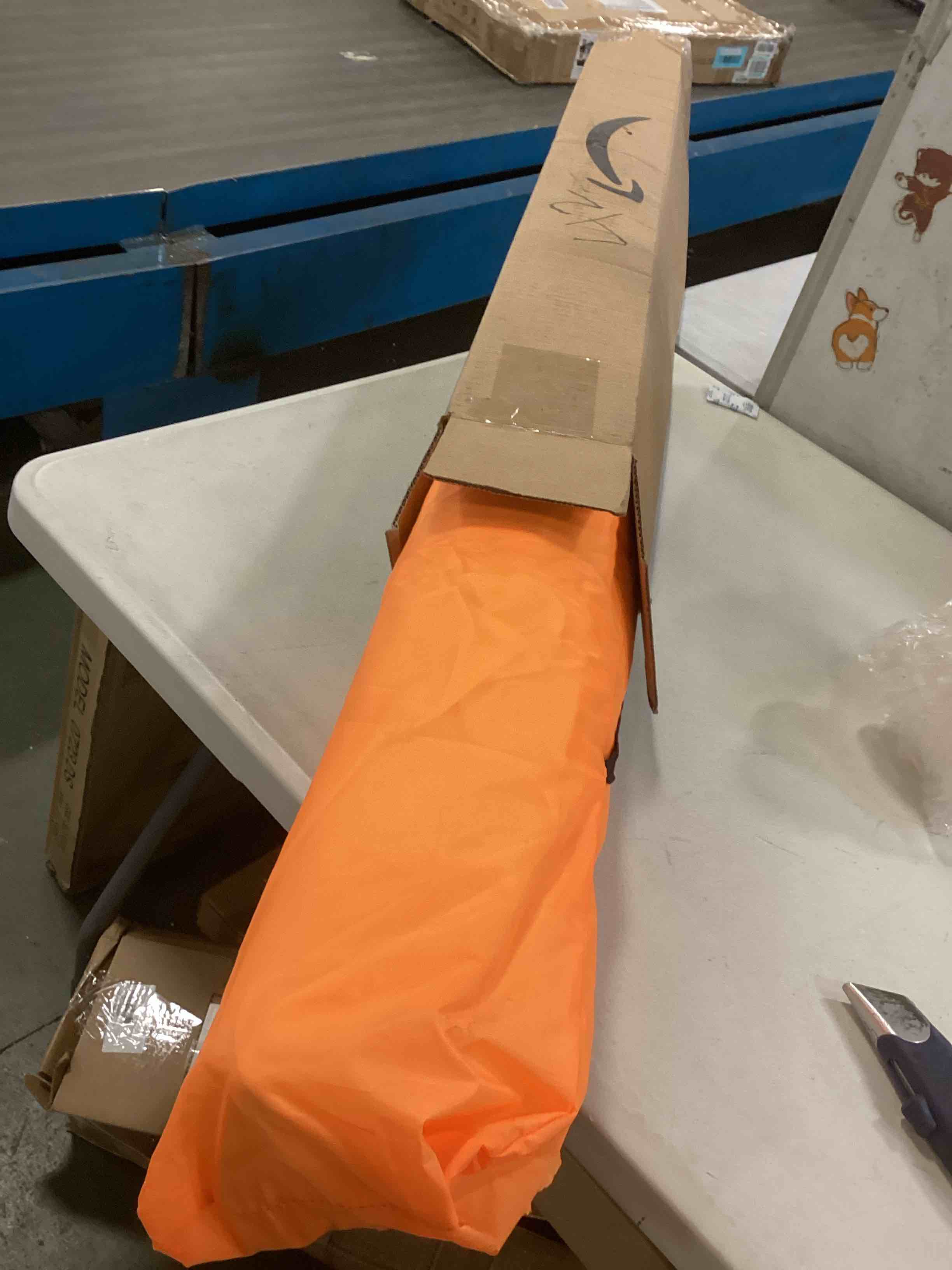 https://s3.amazonaws.com/lotting-images-prod/bidfta/BLU6309540_1712330099528.jpeg