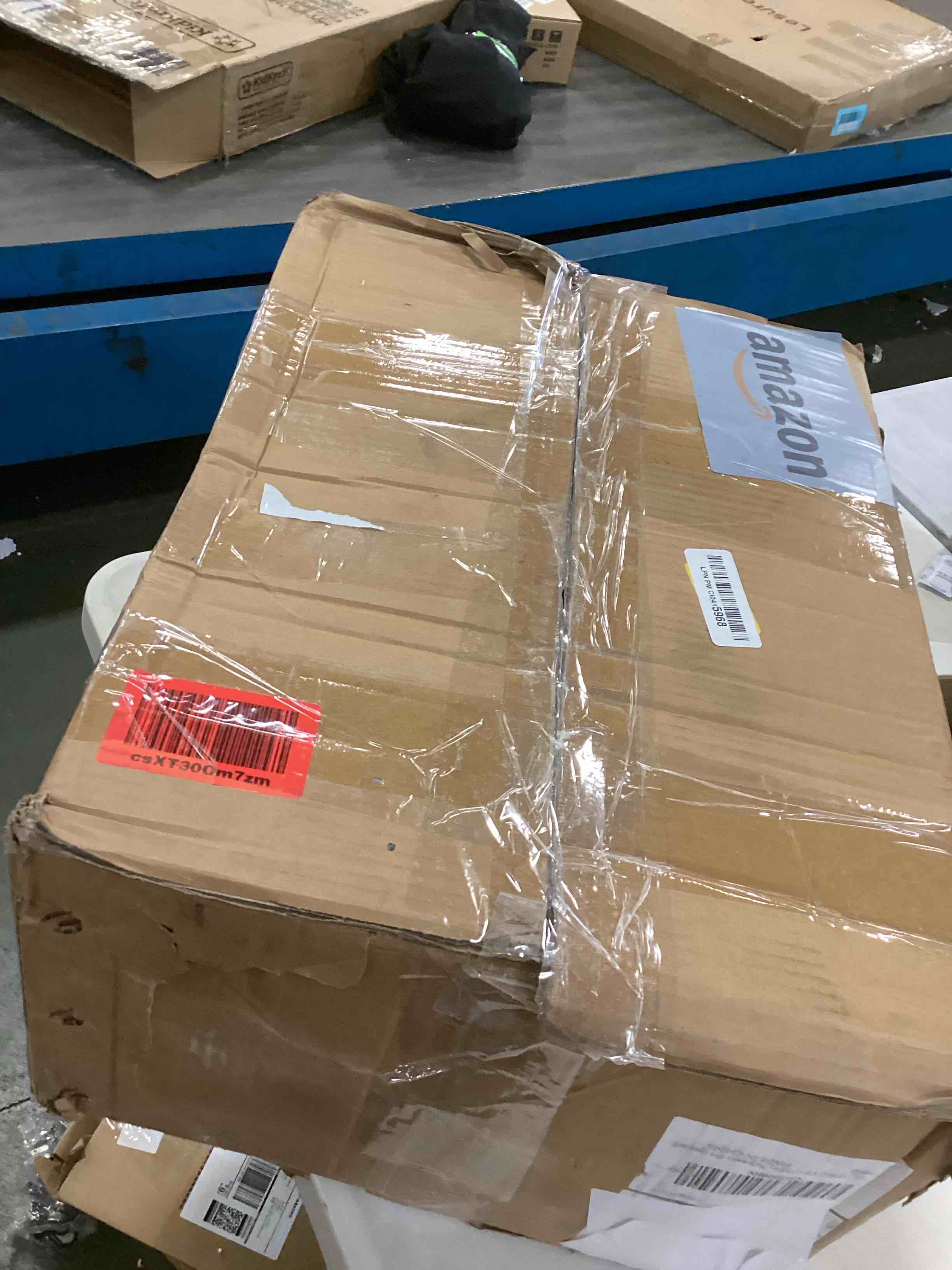 https://s3.amazonaws.com/lotting-images-prod/bidfta/BLU6309562_1712333054694.jpeg