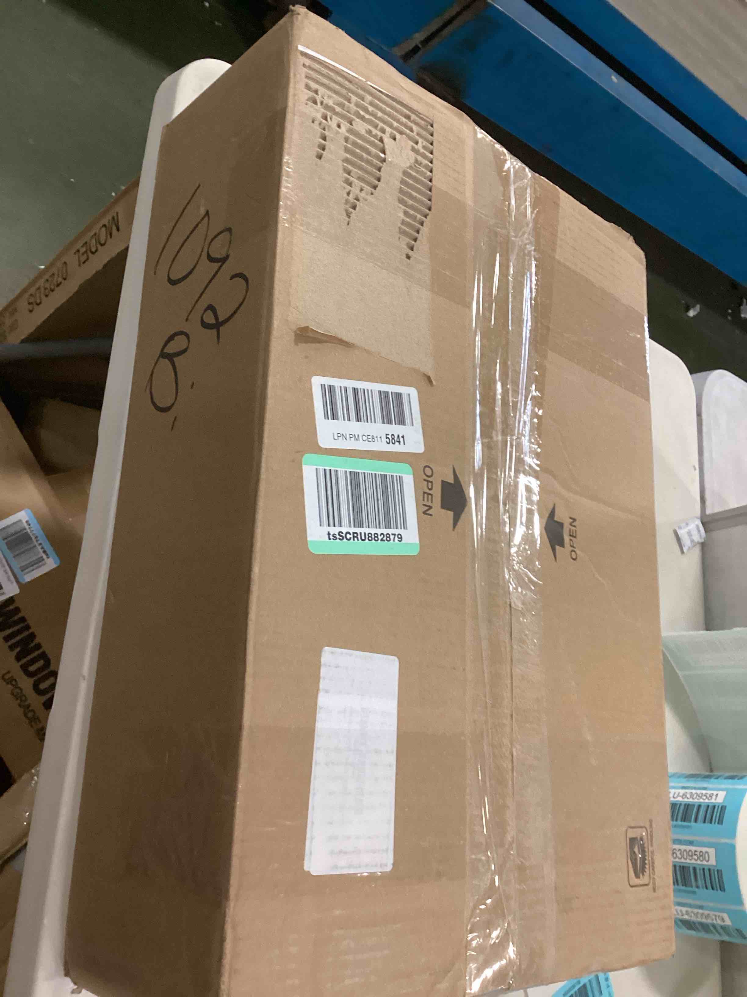 https://s3.amazonaws.com/lotting-images-prod/bidfta/BLU6309564_1712333337317.jpeg