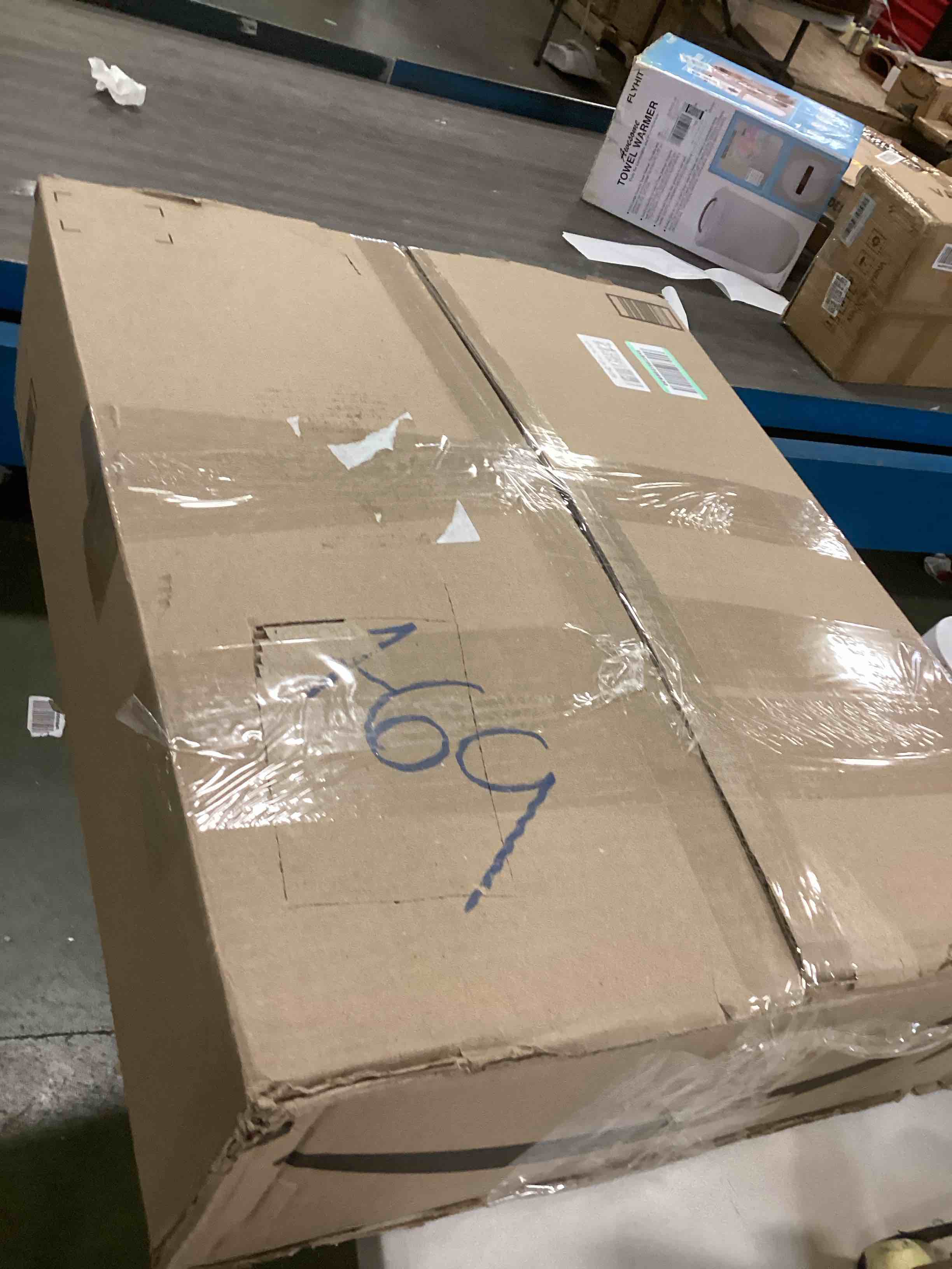 https://s3.amazonaws.com/lotting-images-prod/bidfta/BLU6309661_1712348040950.jpeg