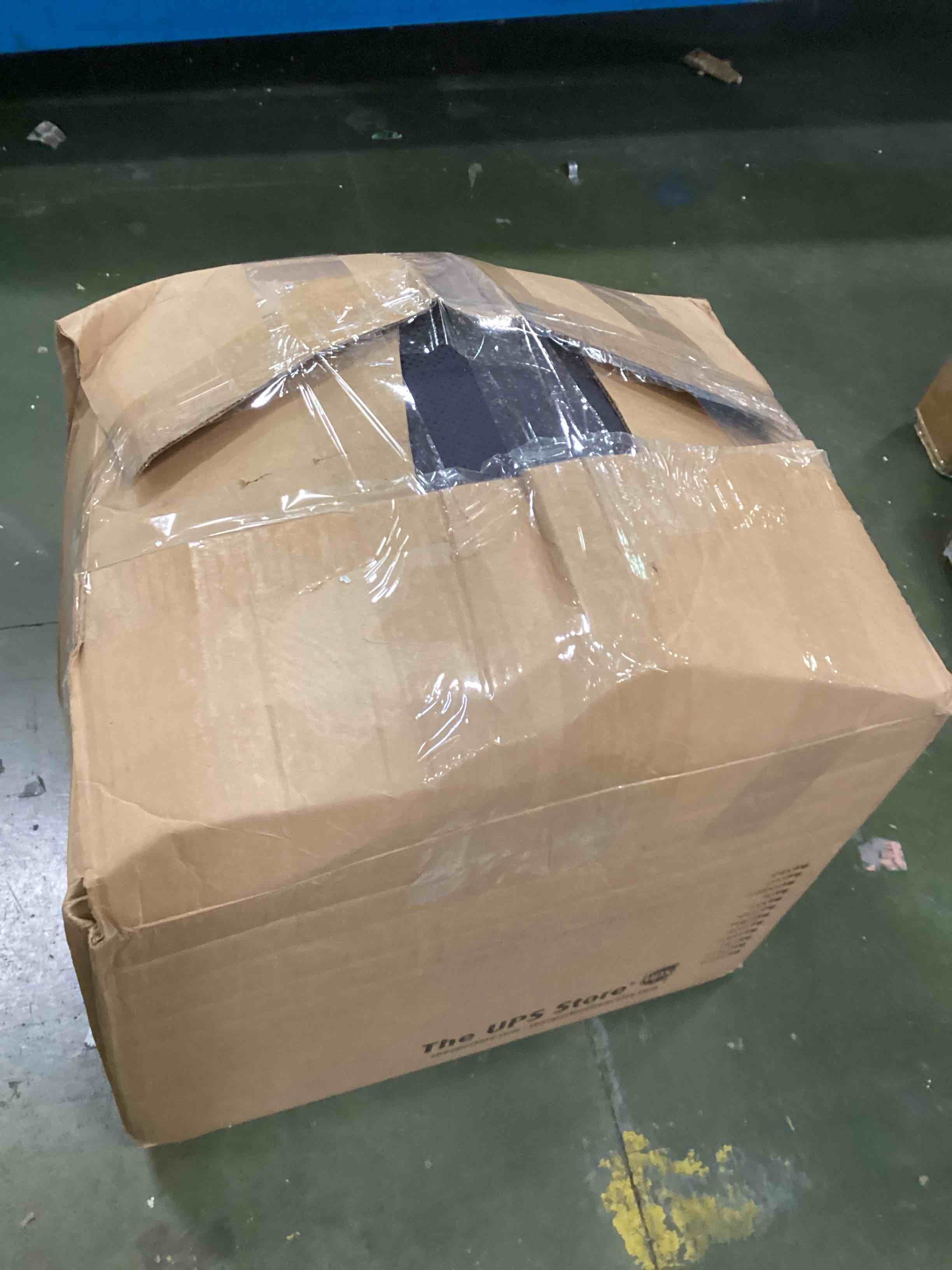 https://s3.amazonaws.com/lotting-images-prod/bidfta/BLU6309711_1712406568518.jpeg