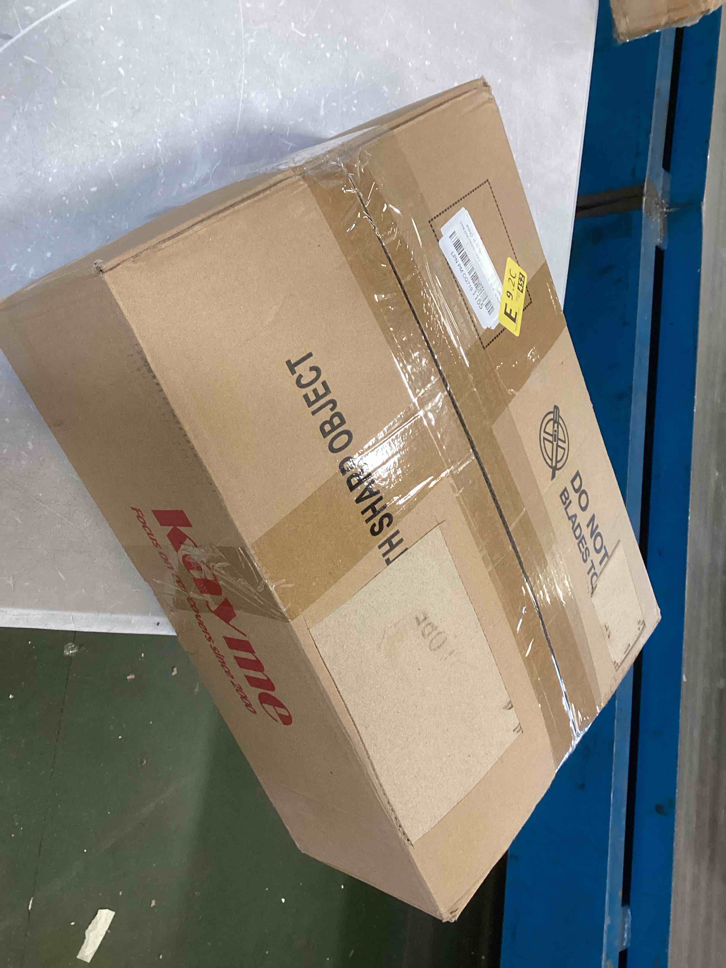 https://s3.amazonaws.com/lotting-images-prod/bidfta/BLU6309758_1712413223750.jpeg