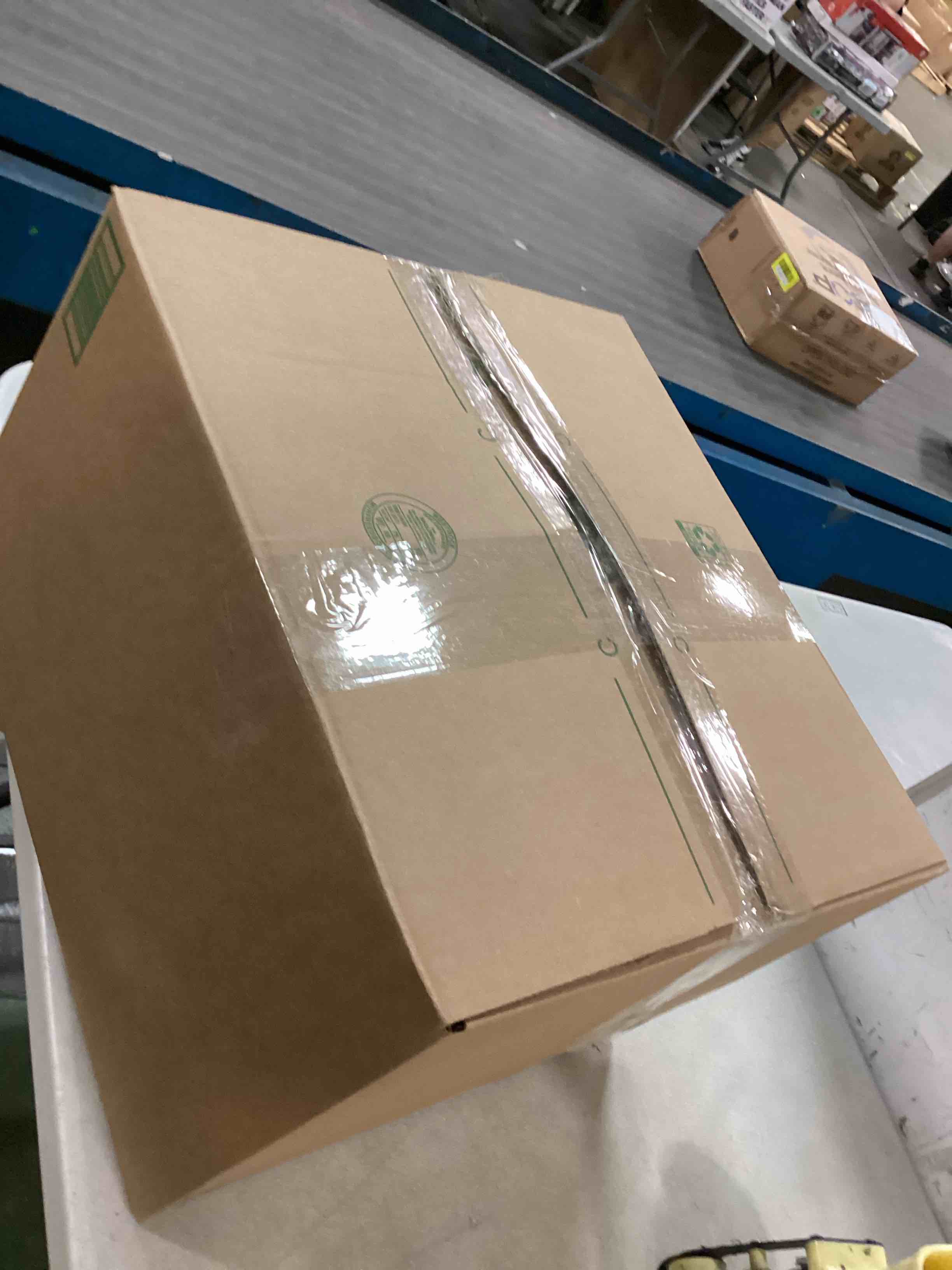 https://s3.amazonaws.com/lotting-images-prod/bidfta/BLU6310181_1712749576276.jpeg